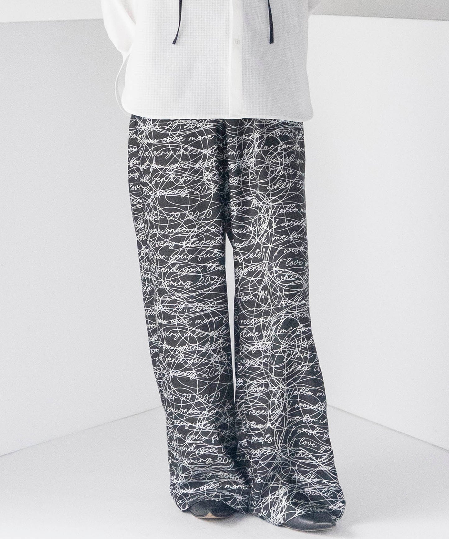 INK LETTER GATHER PANTS