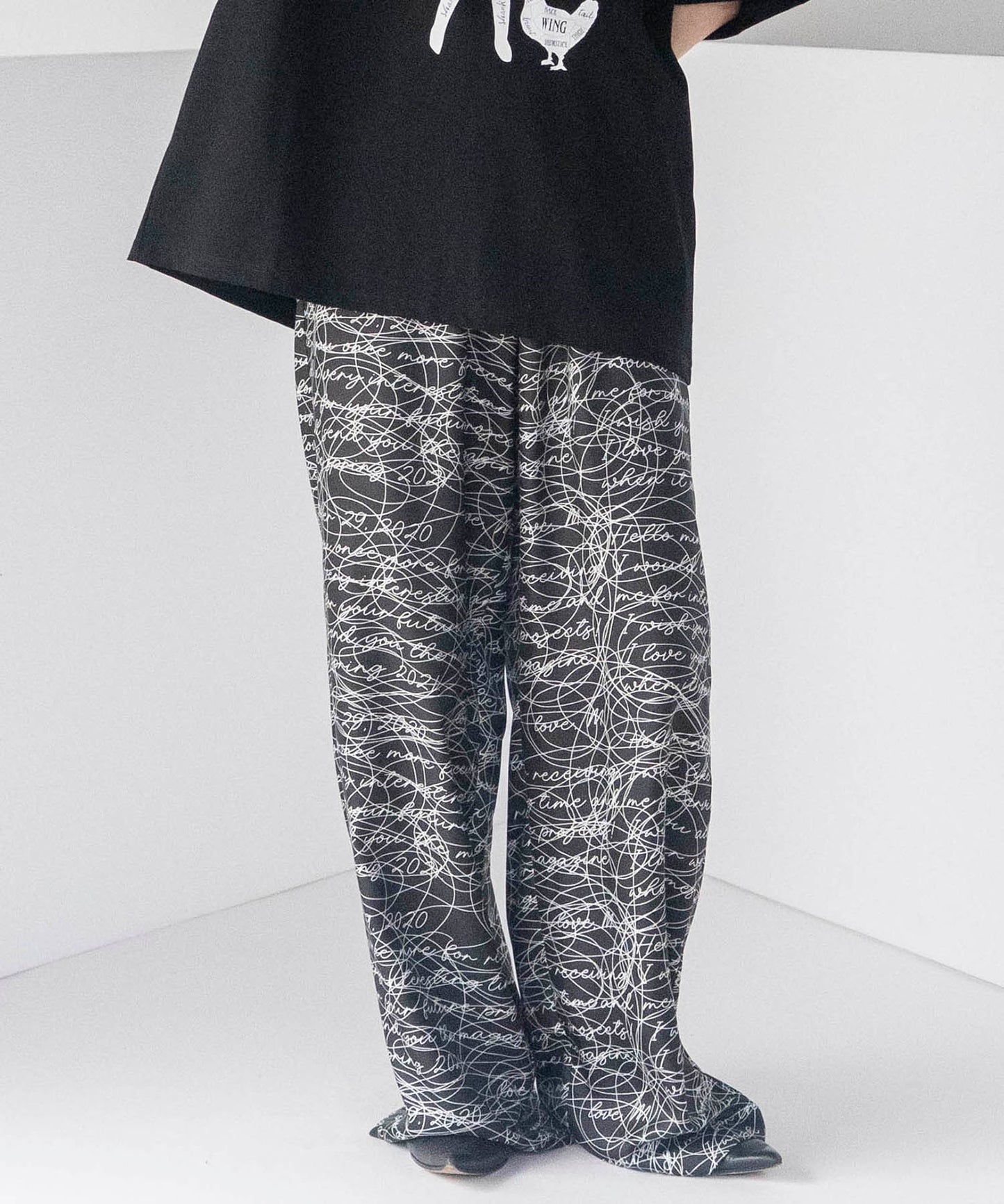 INK LETTER GATHER PANTS