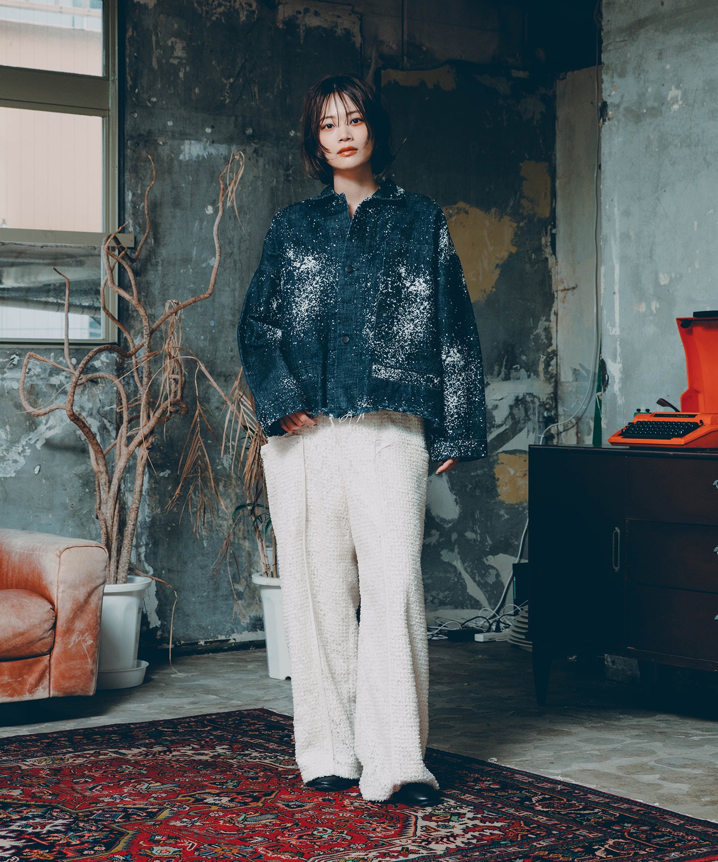 FEATHER LACE PANTS