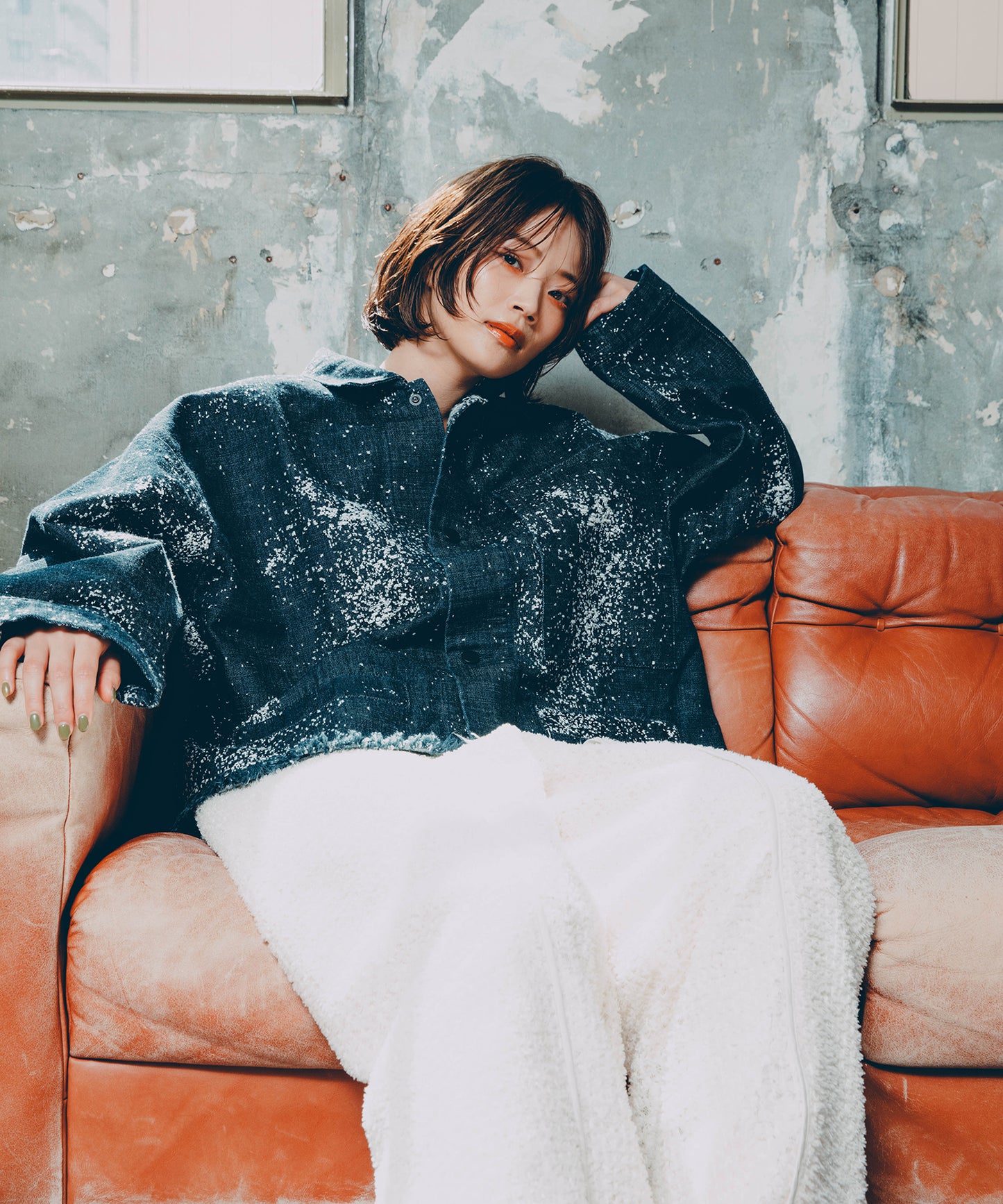 FEATHER LACE PANTS
