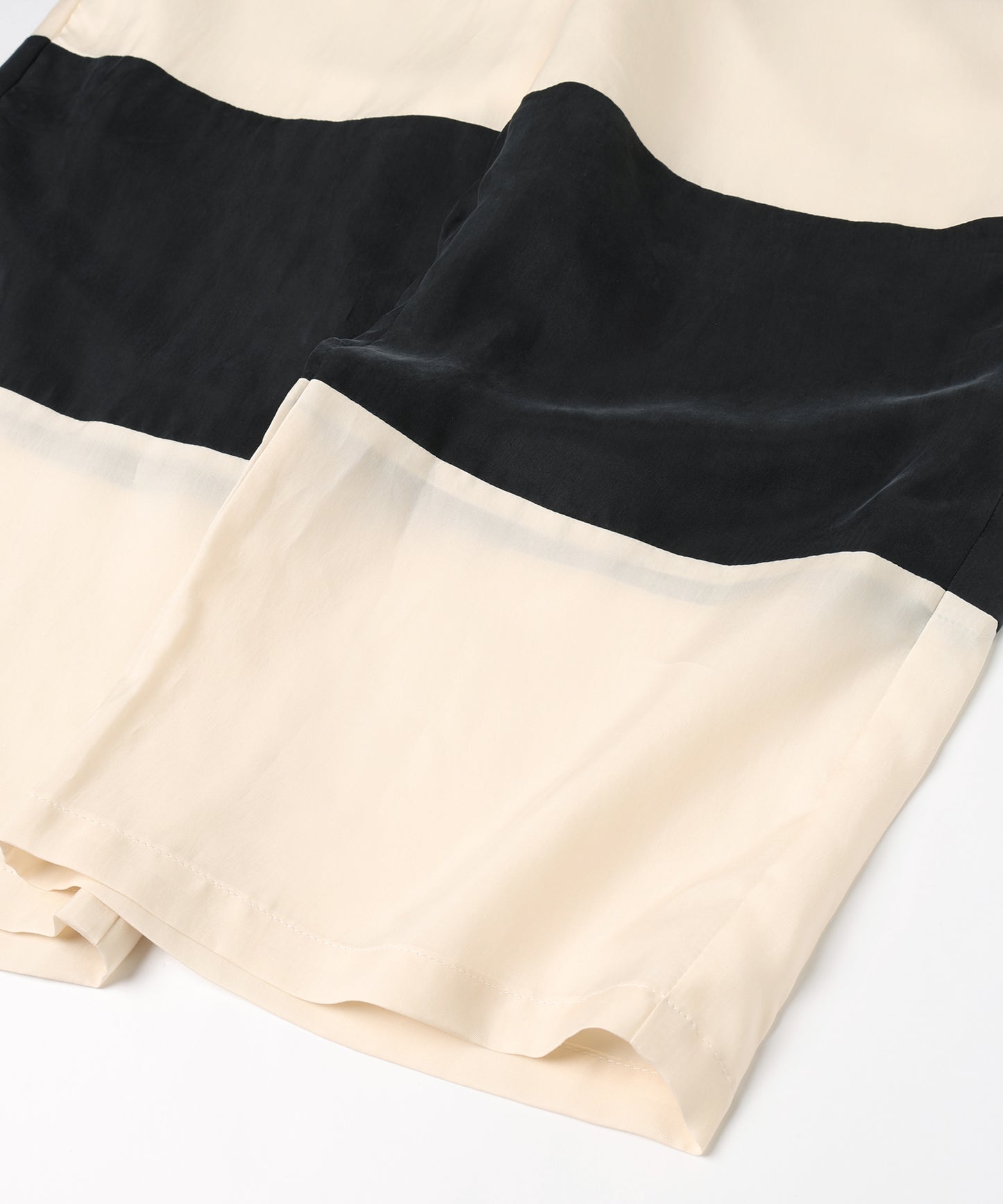 BLK/WHT EASY PT