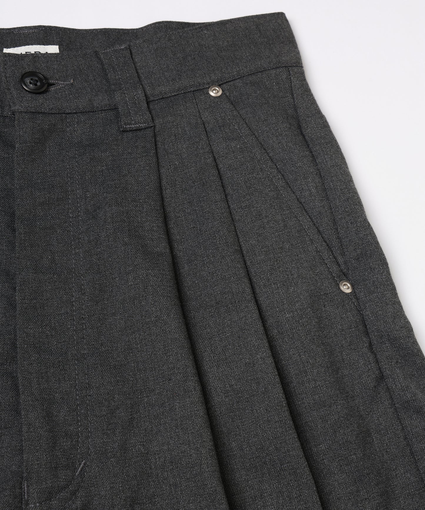 TWO TUCK SLACKS