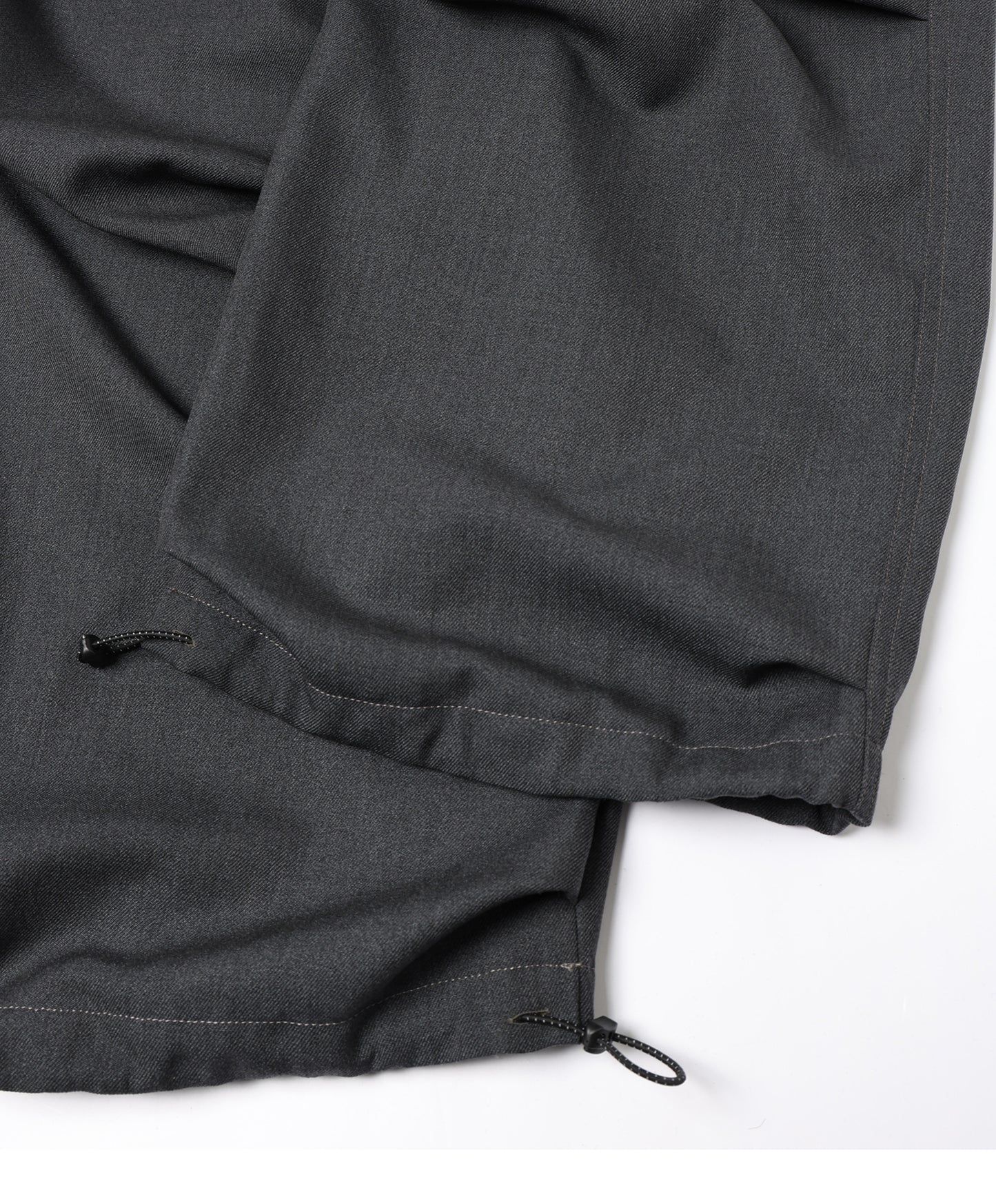 LOOSE PARACHUTE PANTS
