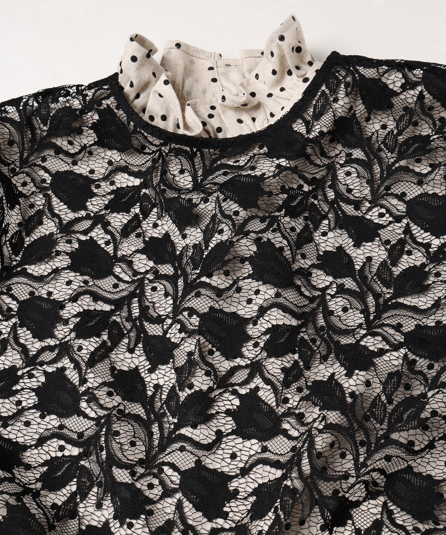 レース越しの今日 トップス&ジレ