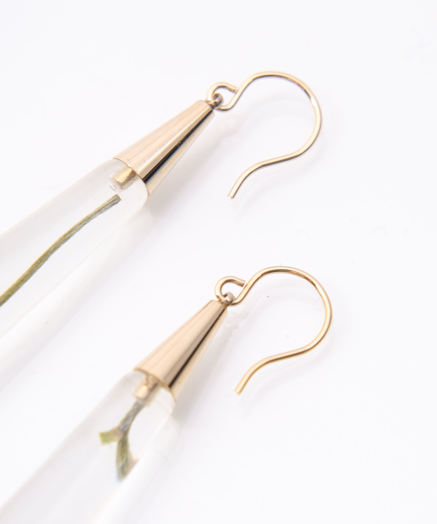 円錐フックピアス