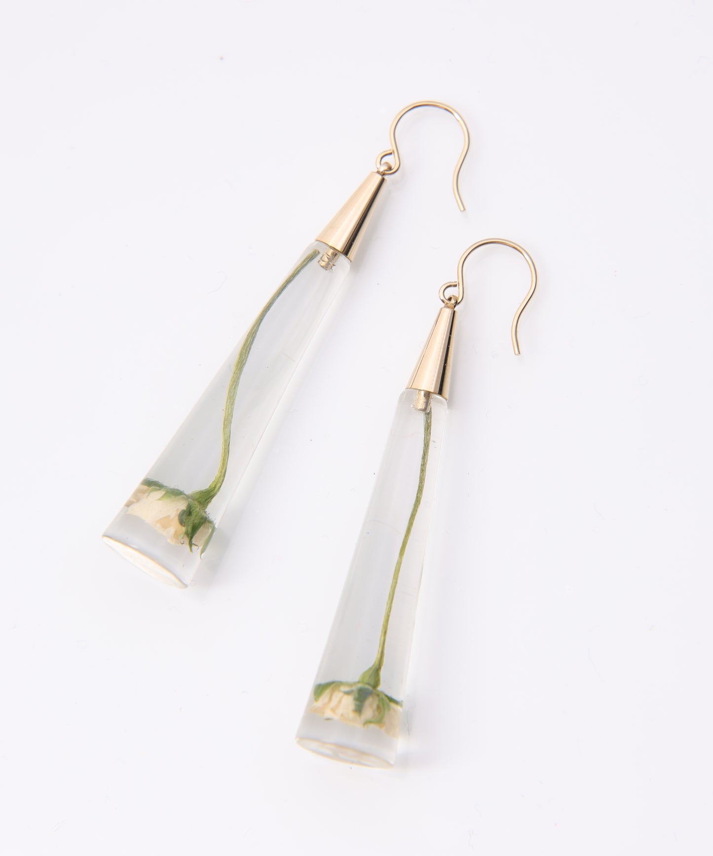 円錐フックピアス