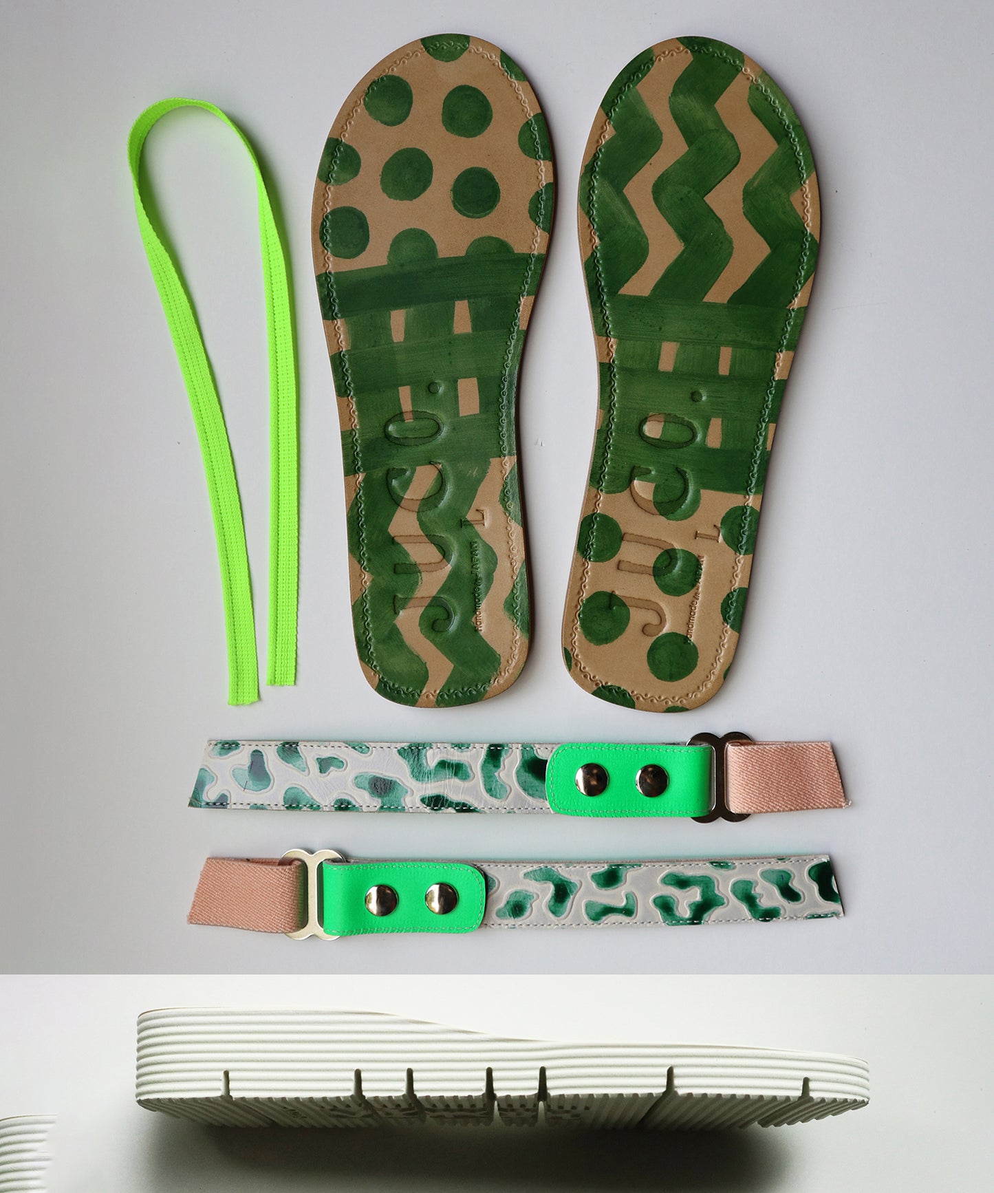 あなたのくせっ毛サンダル_Green×White sole