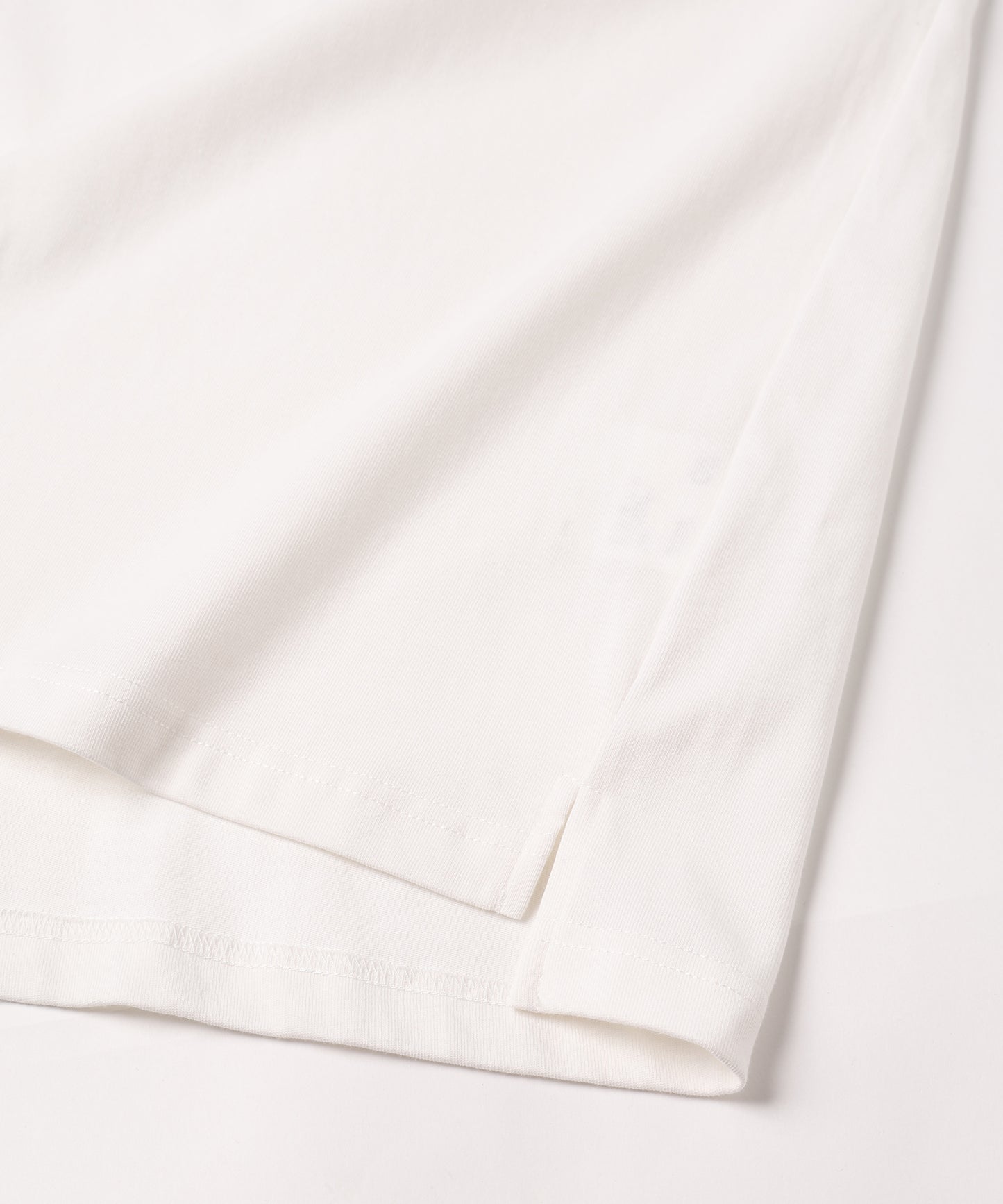 JE EMBROIDERY TEE