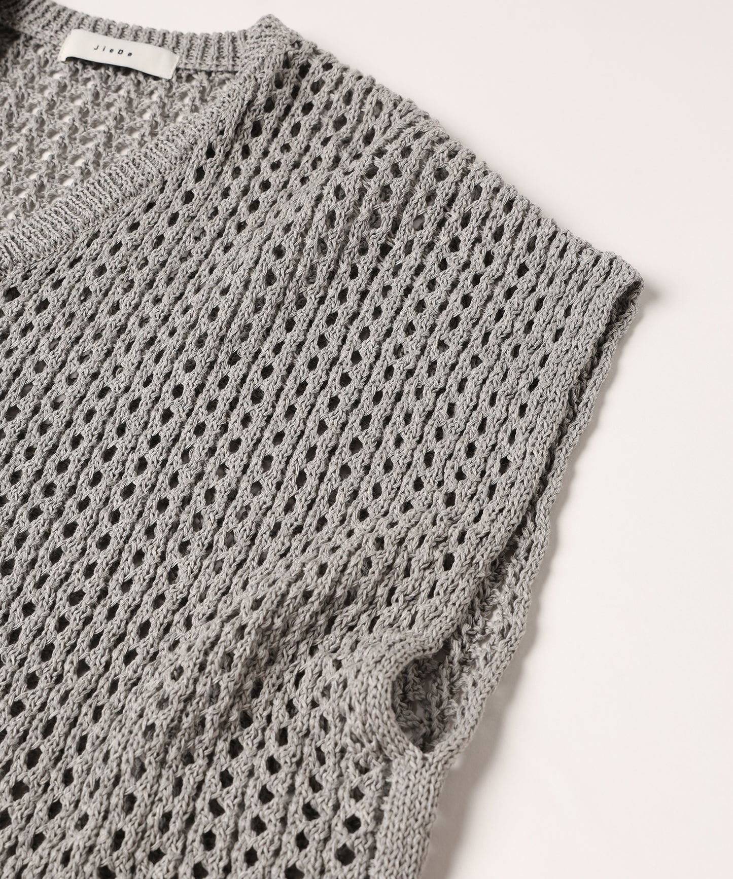 KNIT VEST
