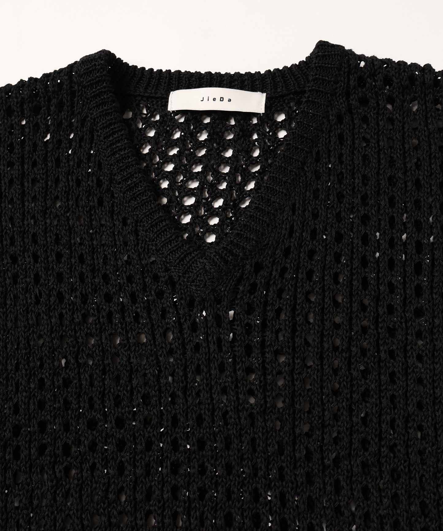 KNIT VEST