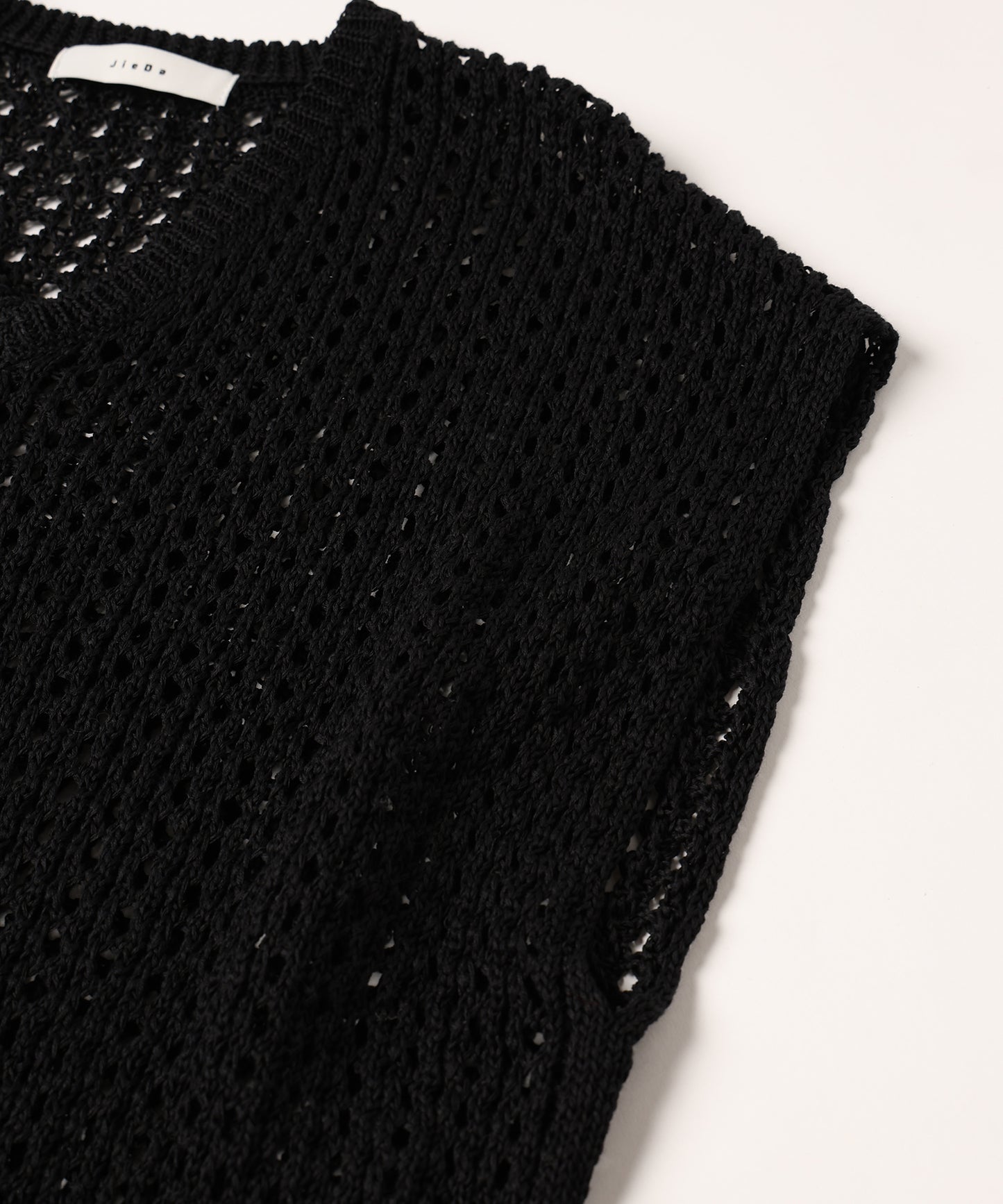KNIT VEST