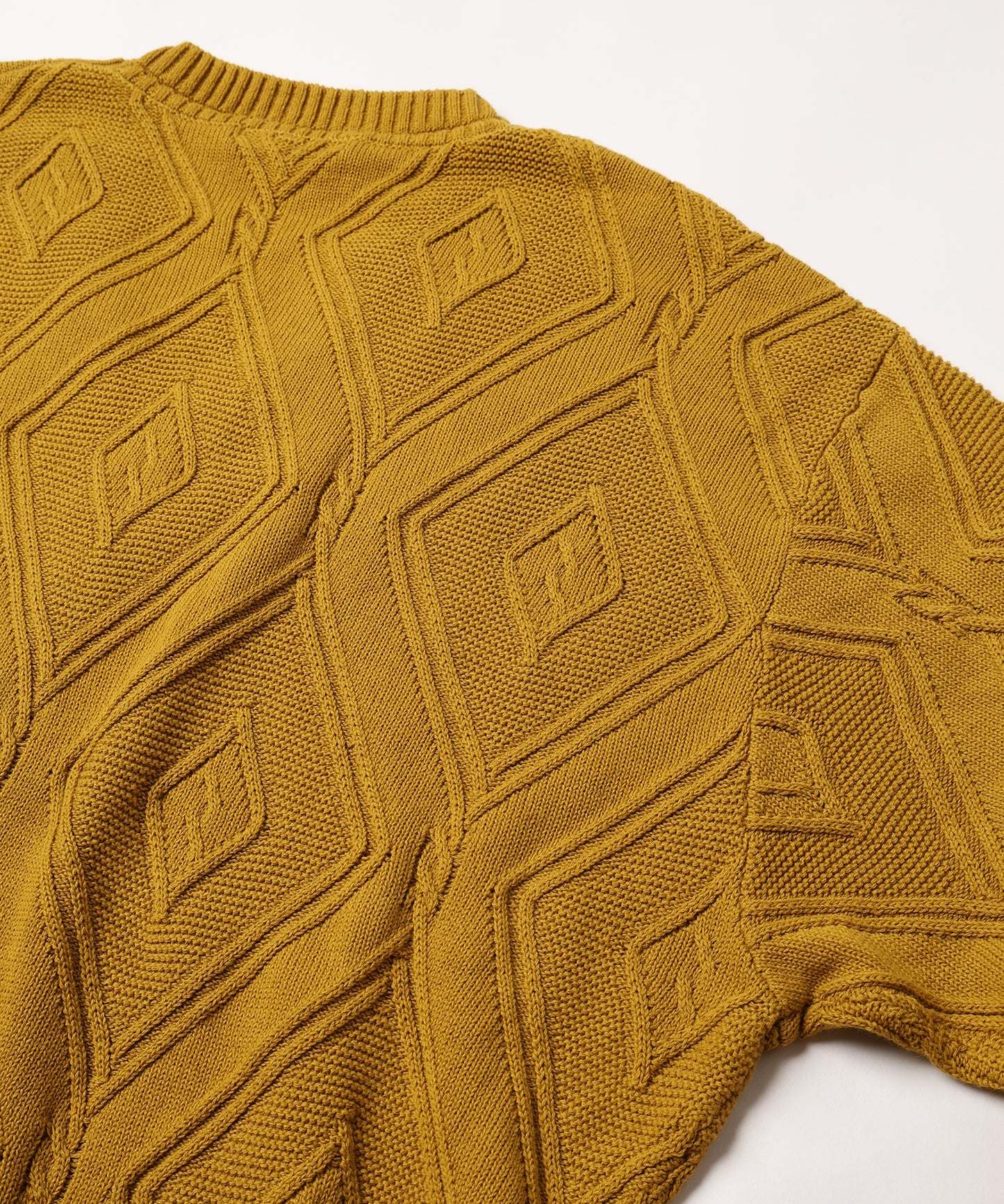 CABLE KNIT