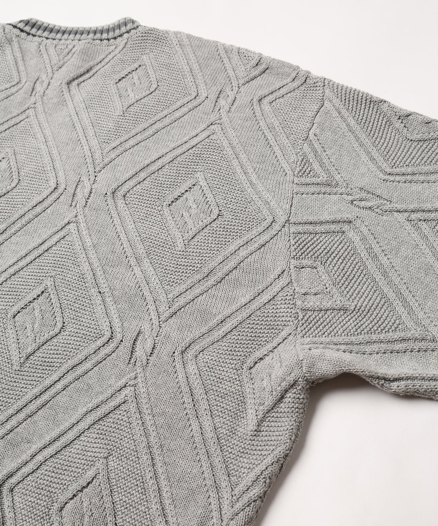 CABLE KNIT