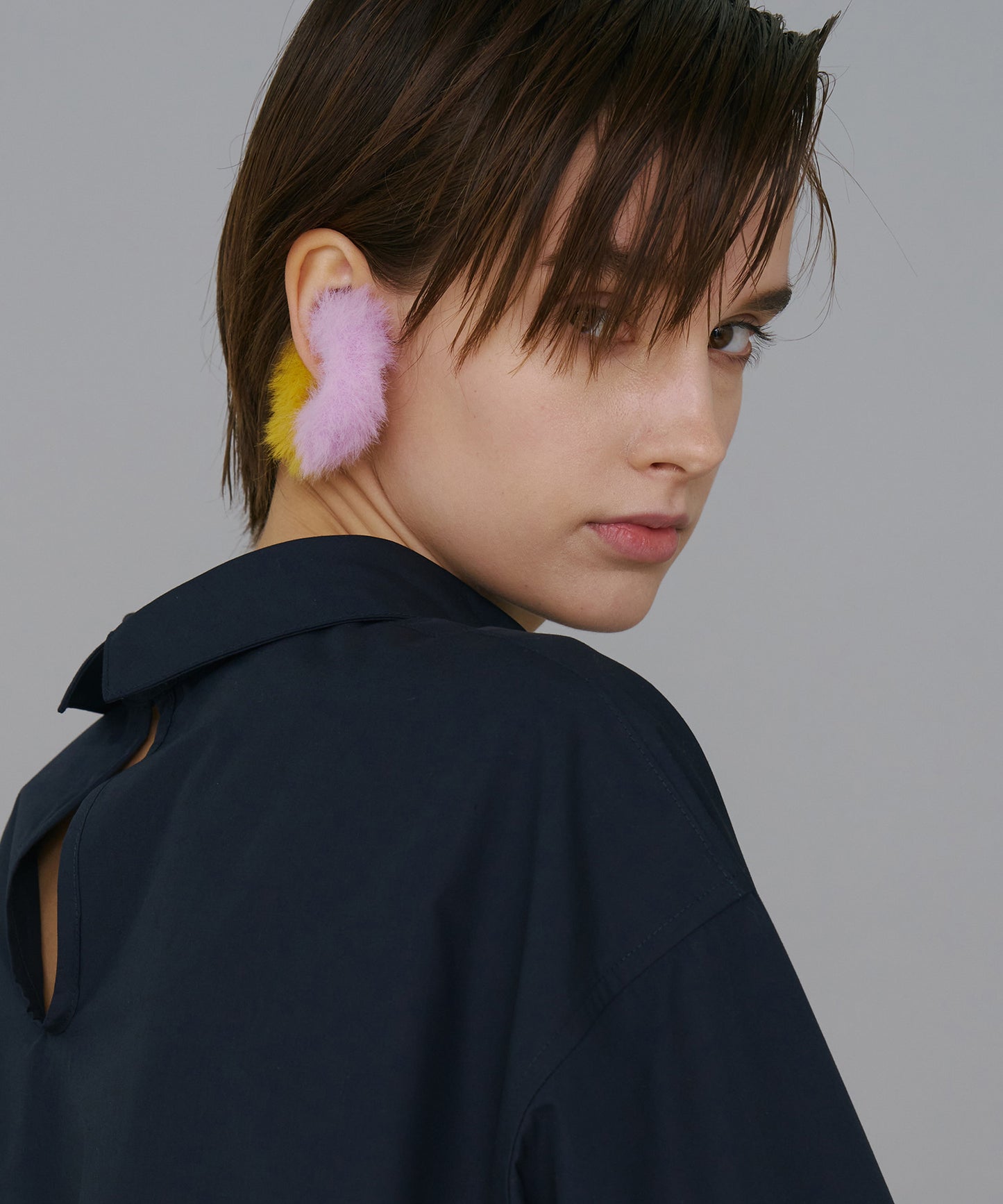 BICOLOR FUR EAR CUFF 【納期9月下旬】