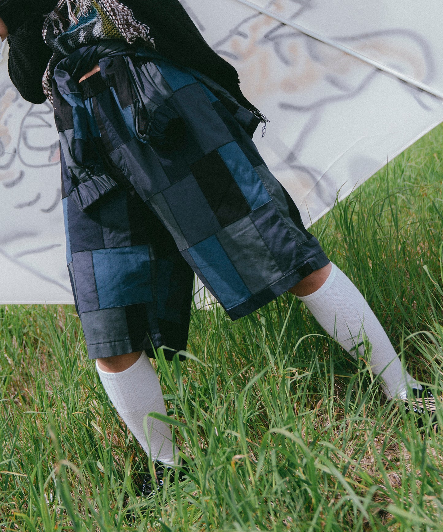 LOOSE STITCH PATCHWORK SHORT PANTS