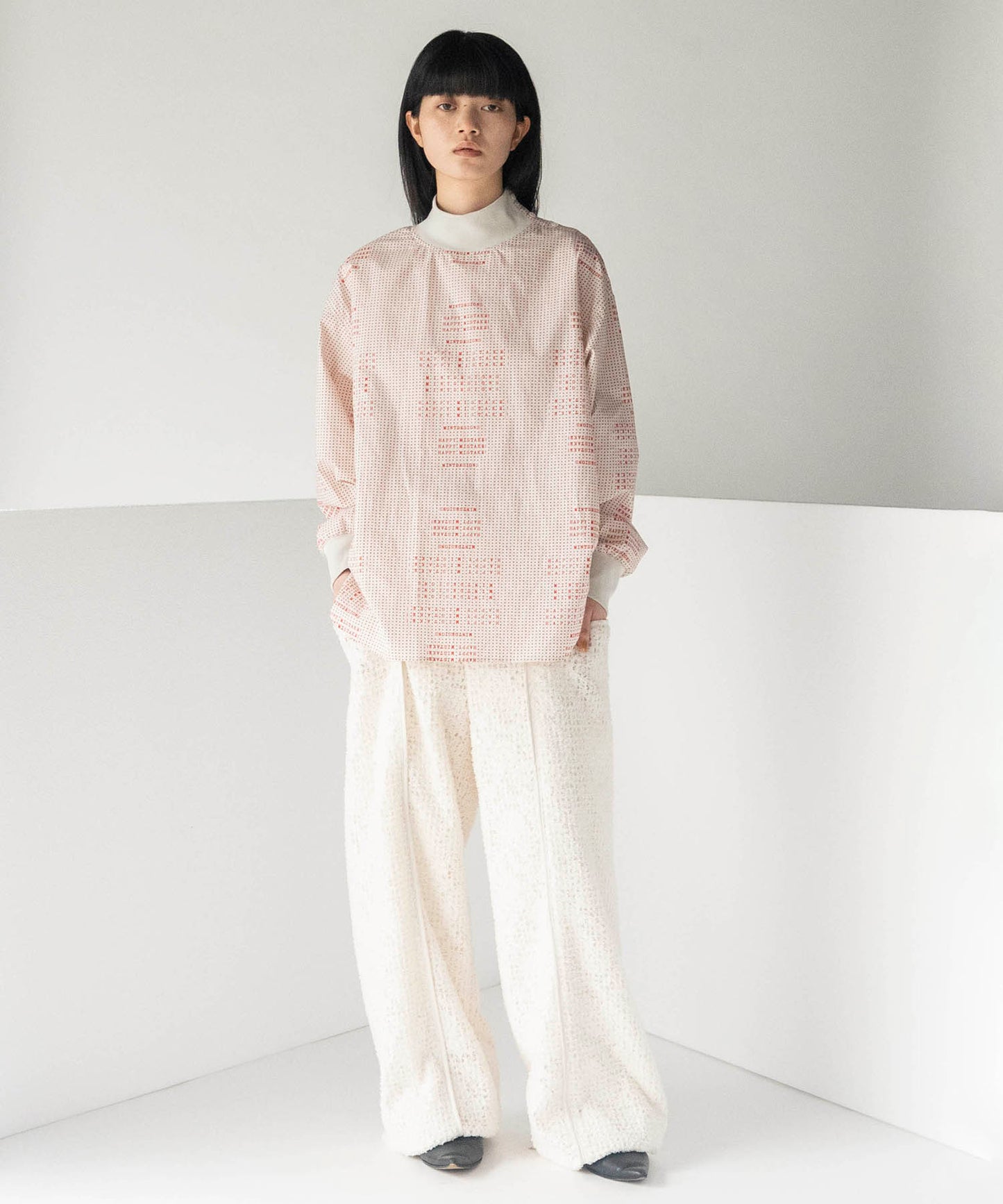 FEATHER LACE PANTS