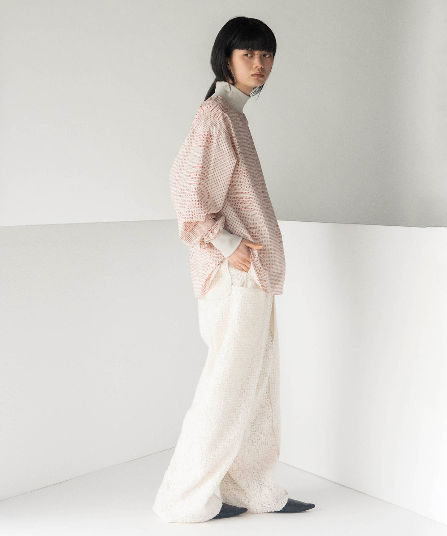 FEATHER LACE PANTS