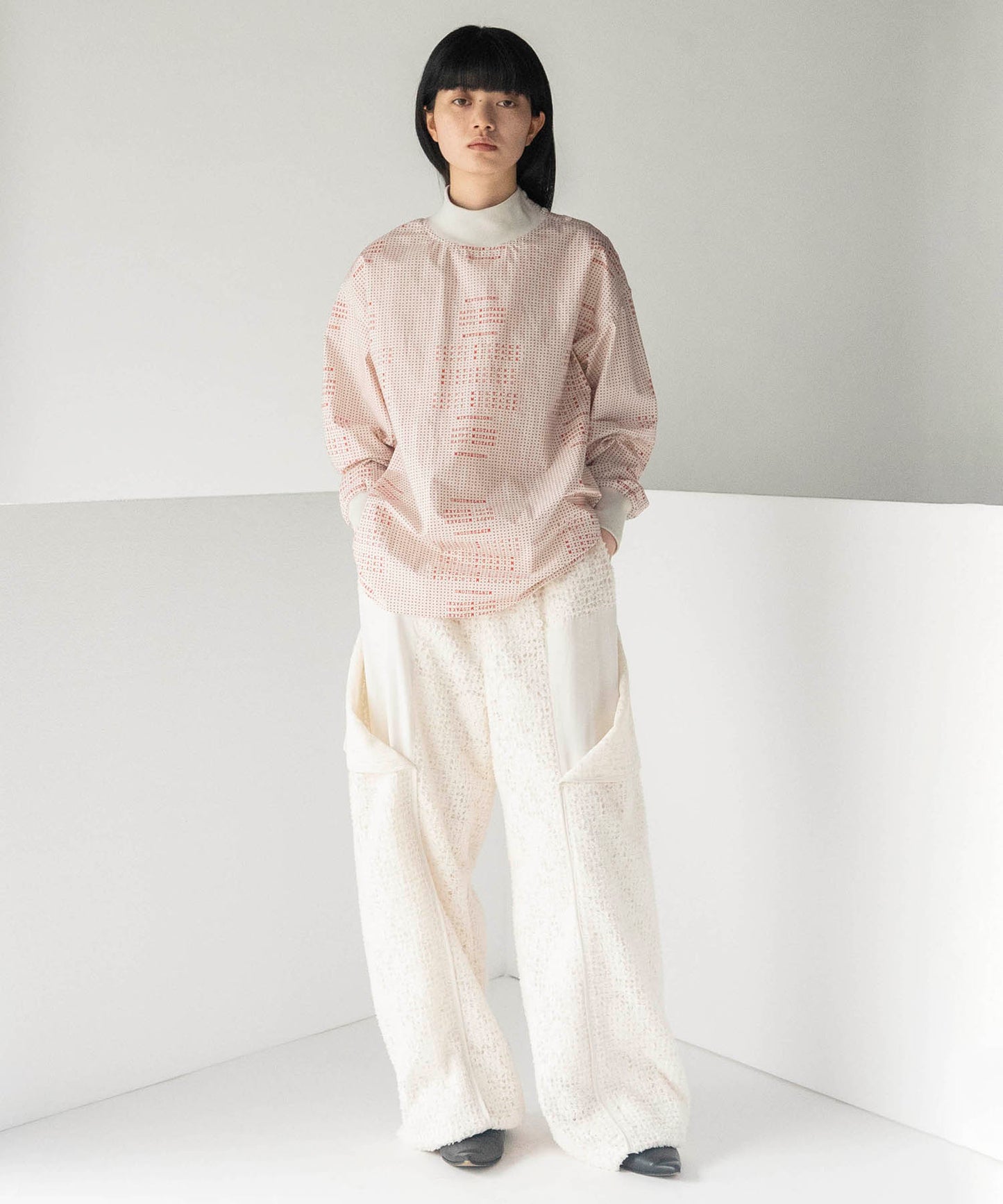 FEATHER LACE PANTS