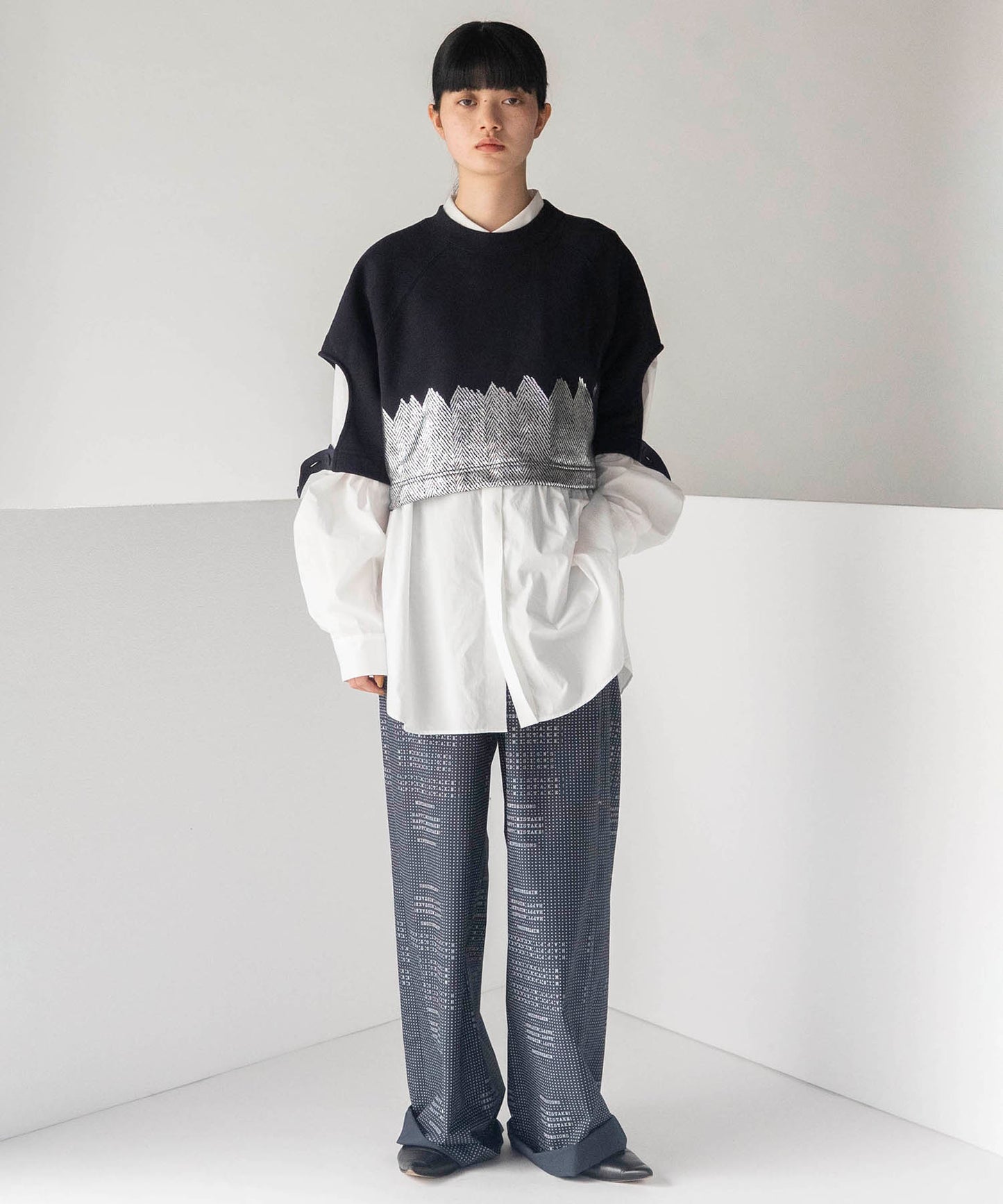 NEGATIVE SPACE POCKET SHIRT