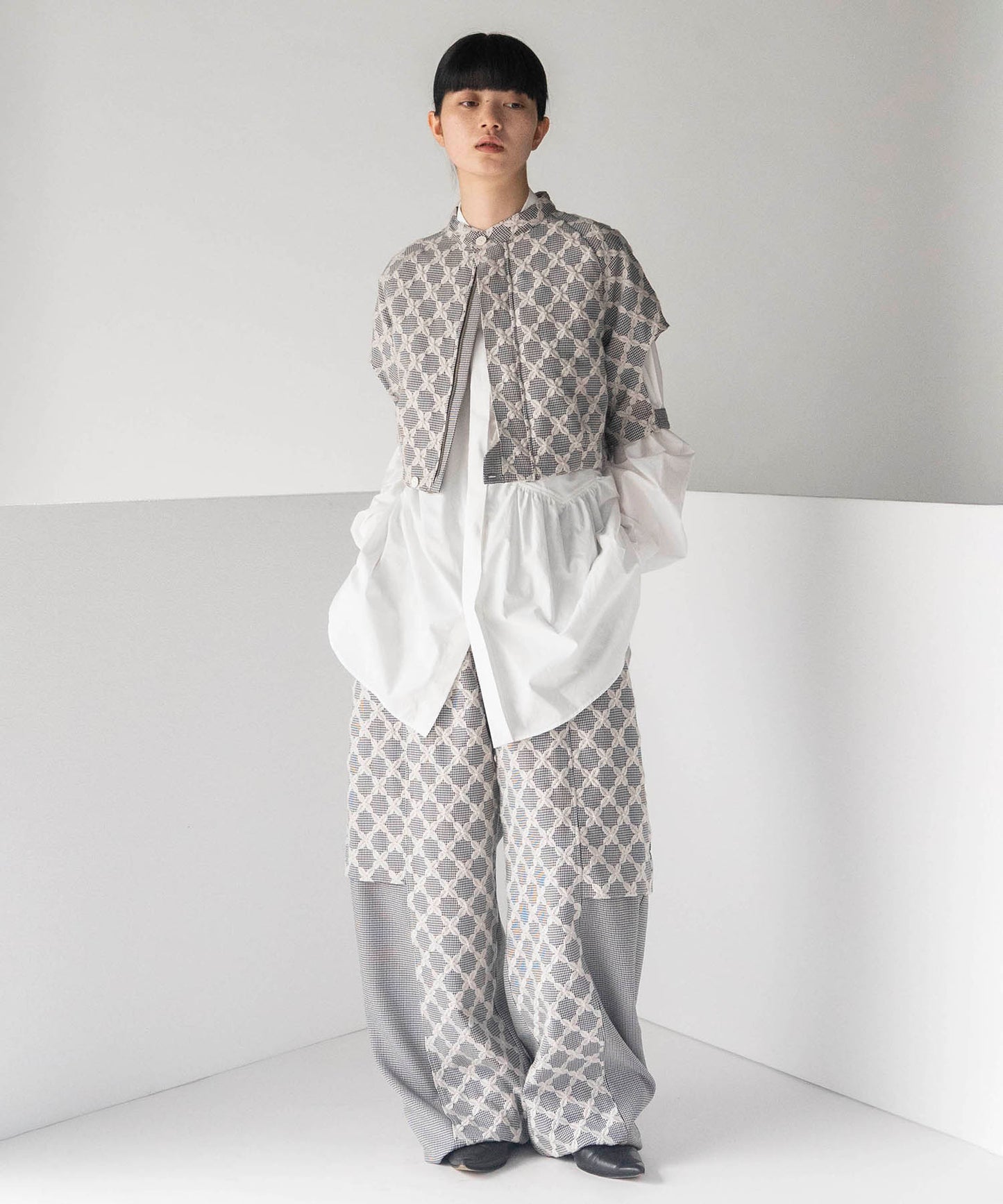 NEGATIVE SPACE POCKET SHIRT