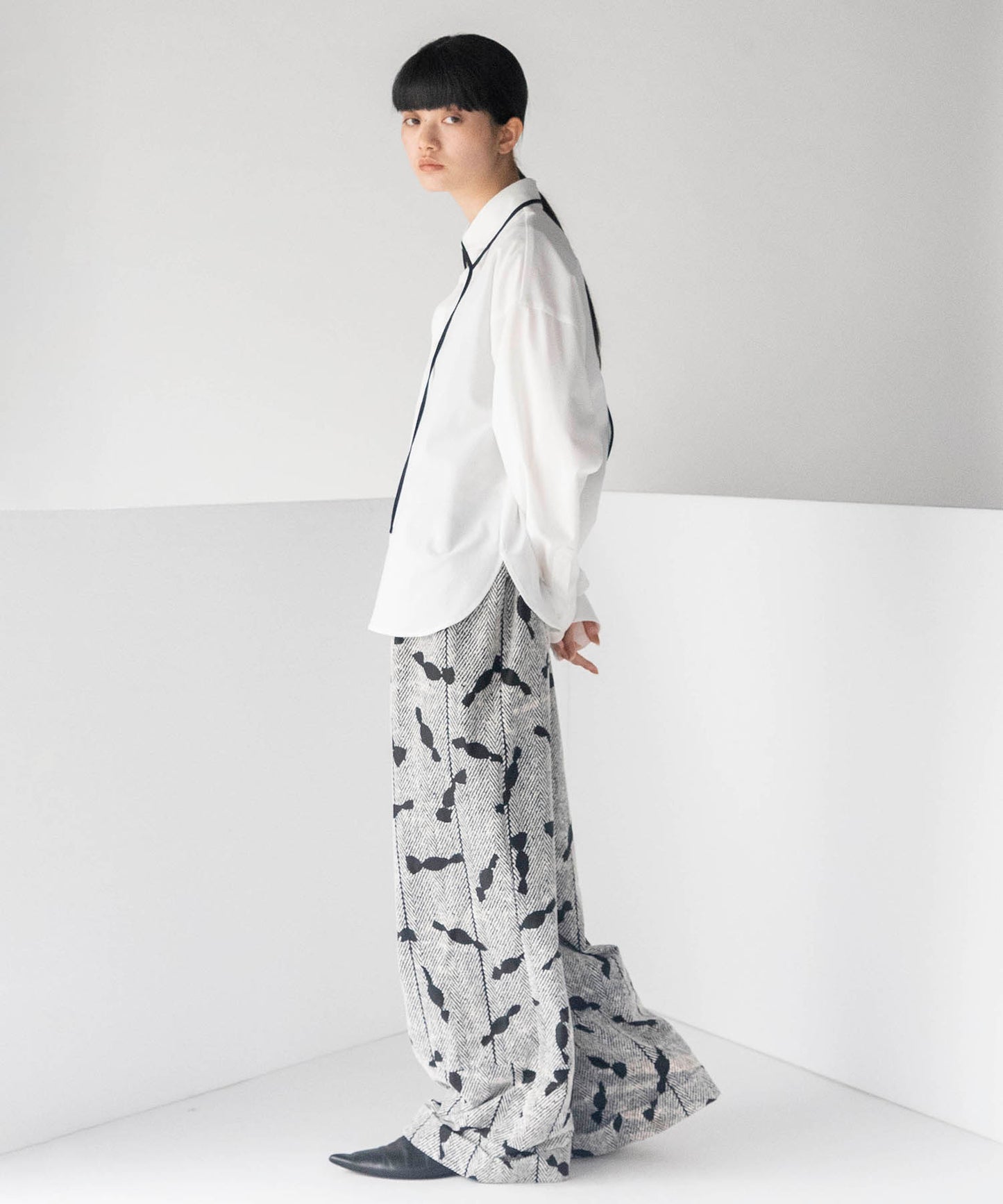 NEGATIVE SPACE COLLAR SHIRT 【納期5月下旬】