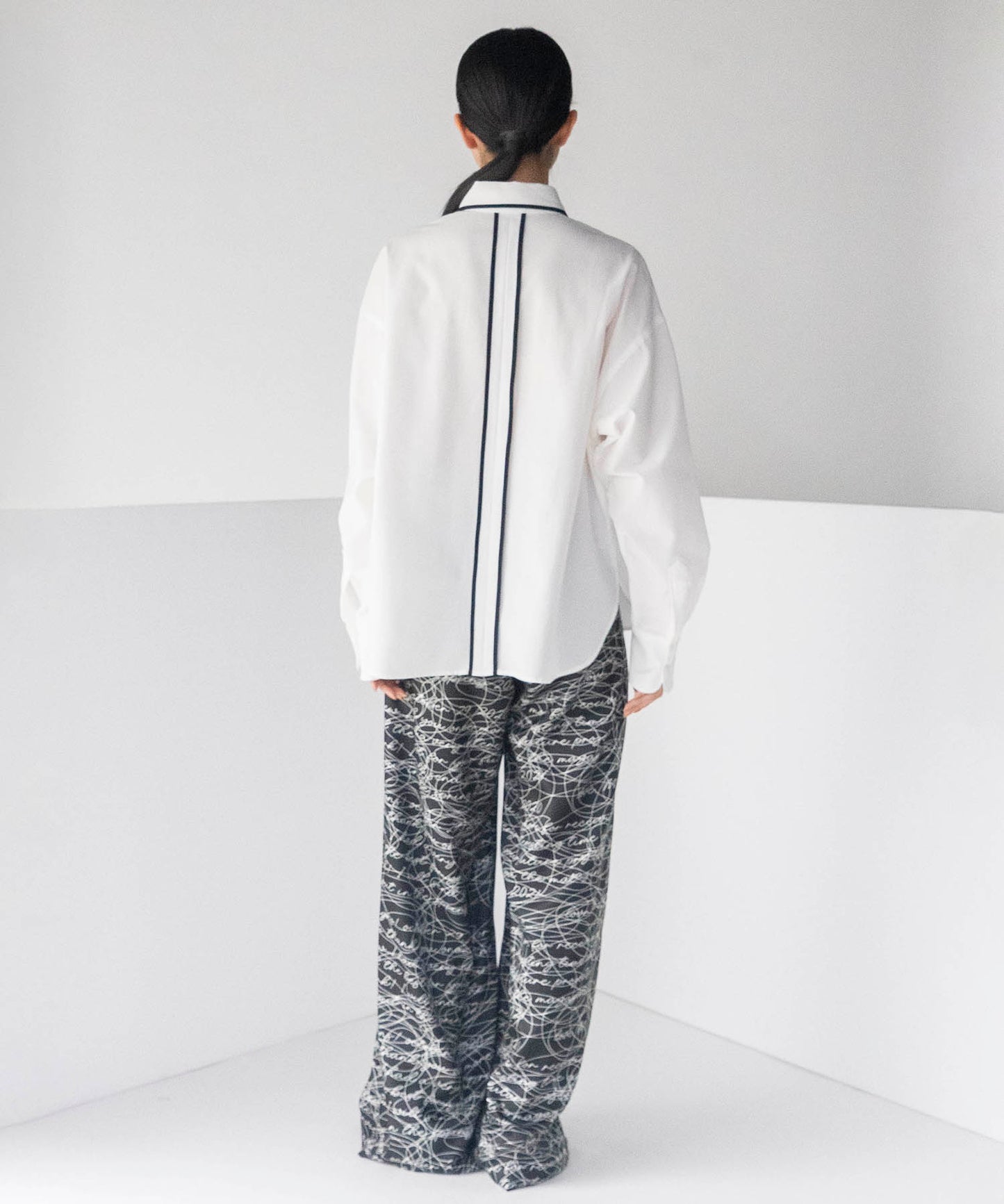 NEGATIVE SPACE COLLAR SHIRT 【納期5月下旬】