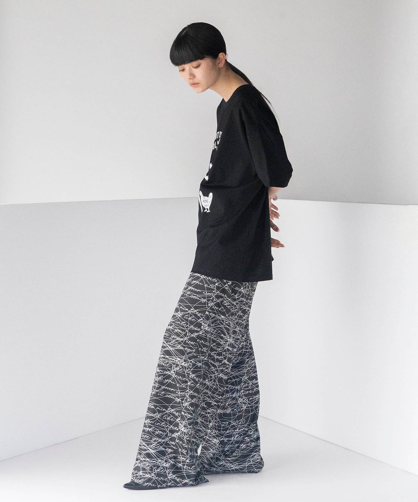 INK LETTER GATHER PANTS