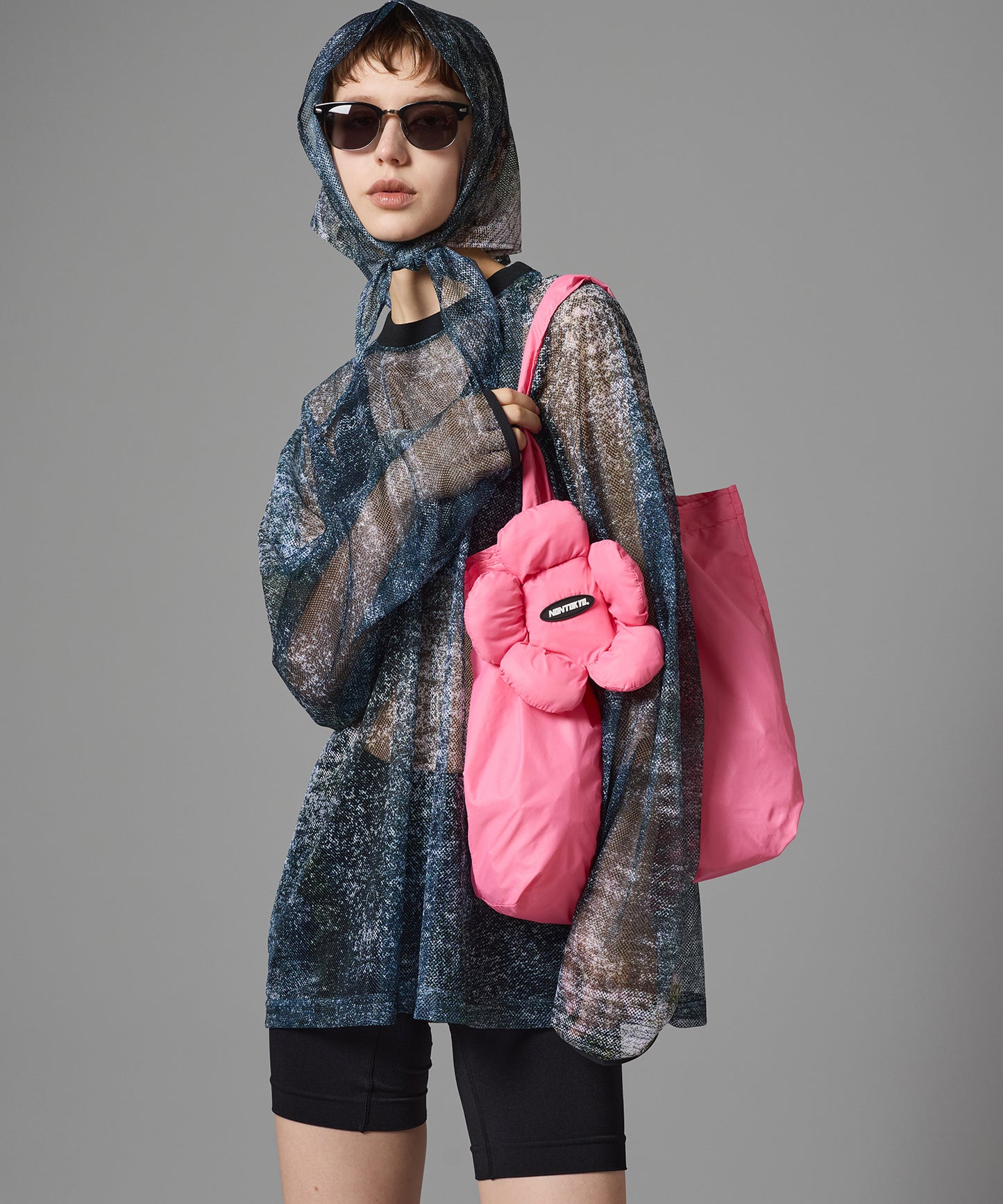 PRINT MESH PULLOVER & SCARF