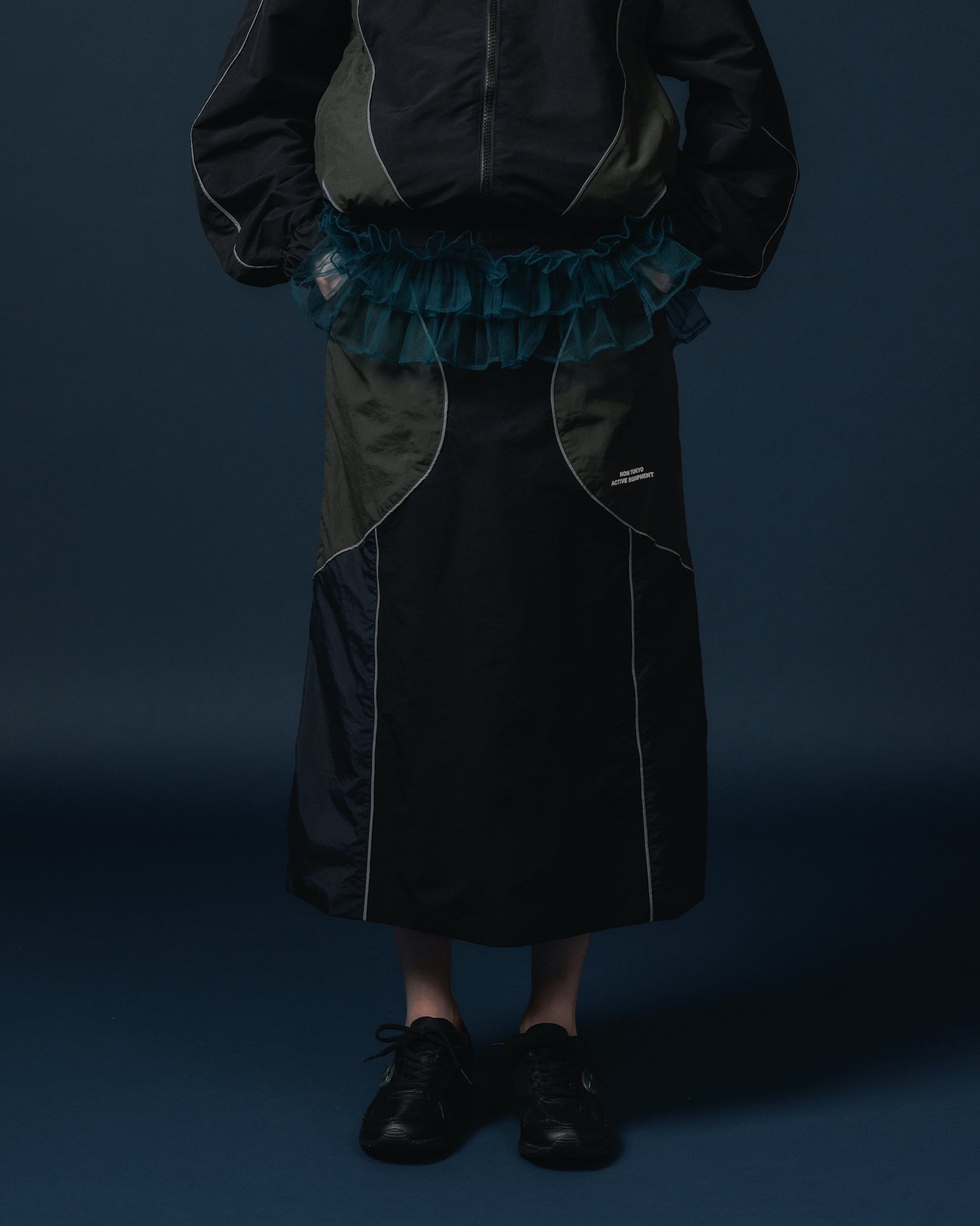 SWITCHING NYLON SKIRT 【納期9月下旬】
