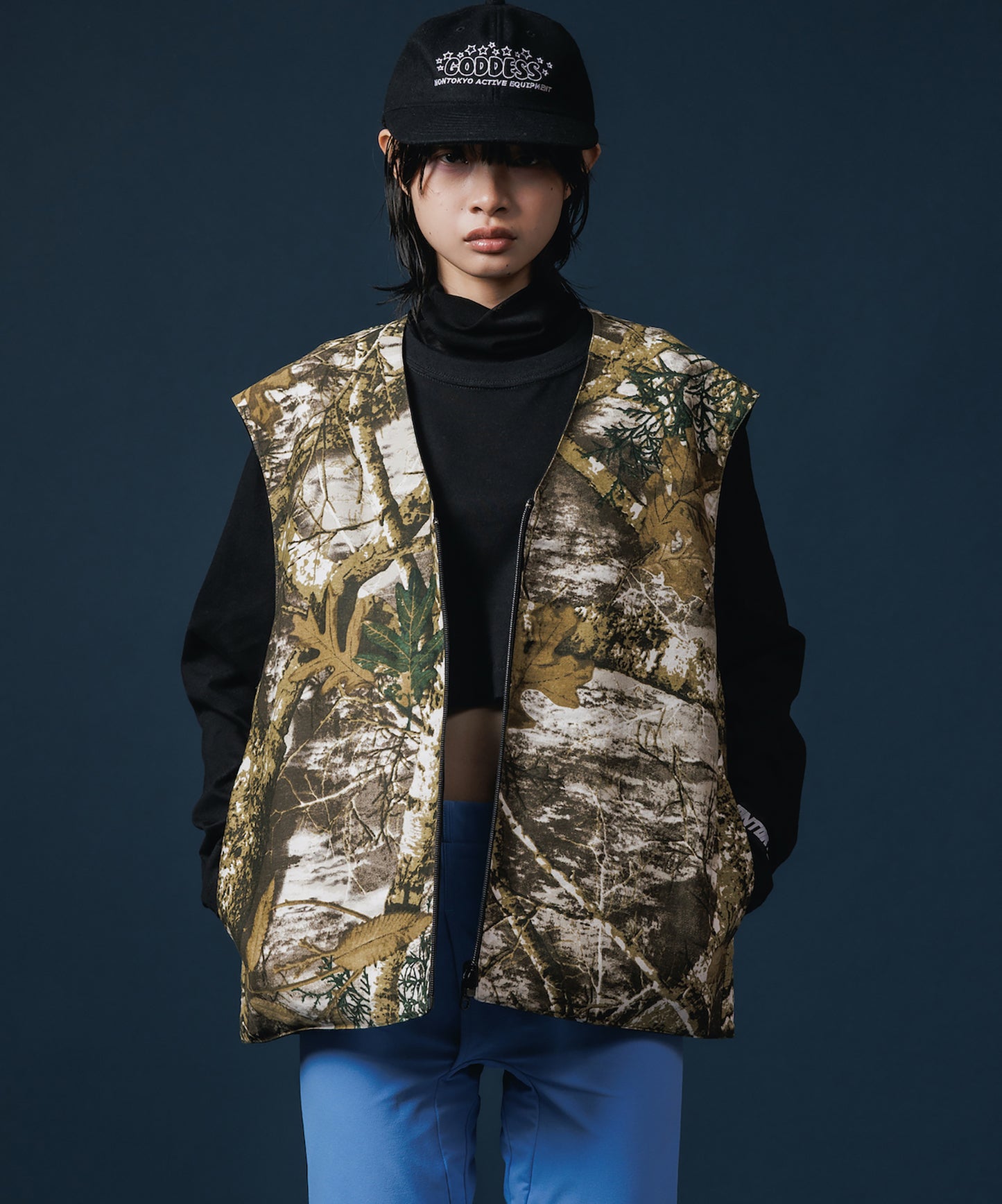REVERSIBLE MULTI POCKET VEST 【納期9月下旬】