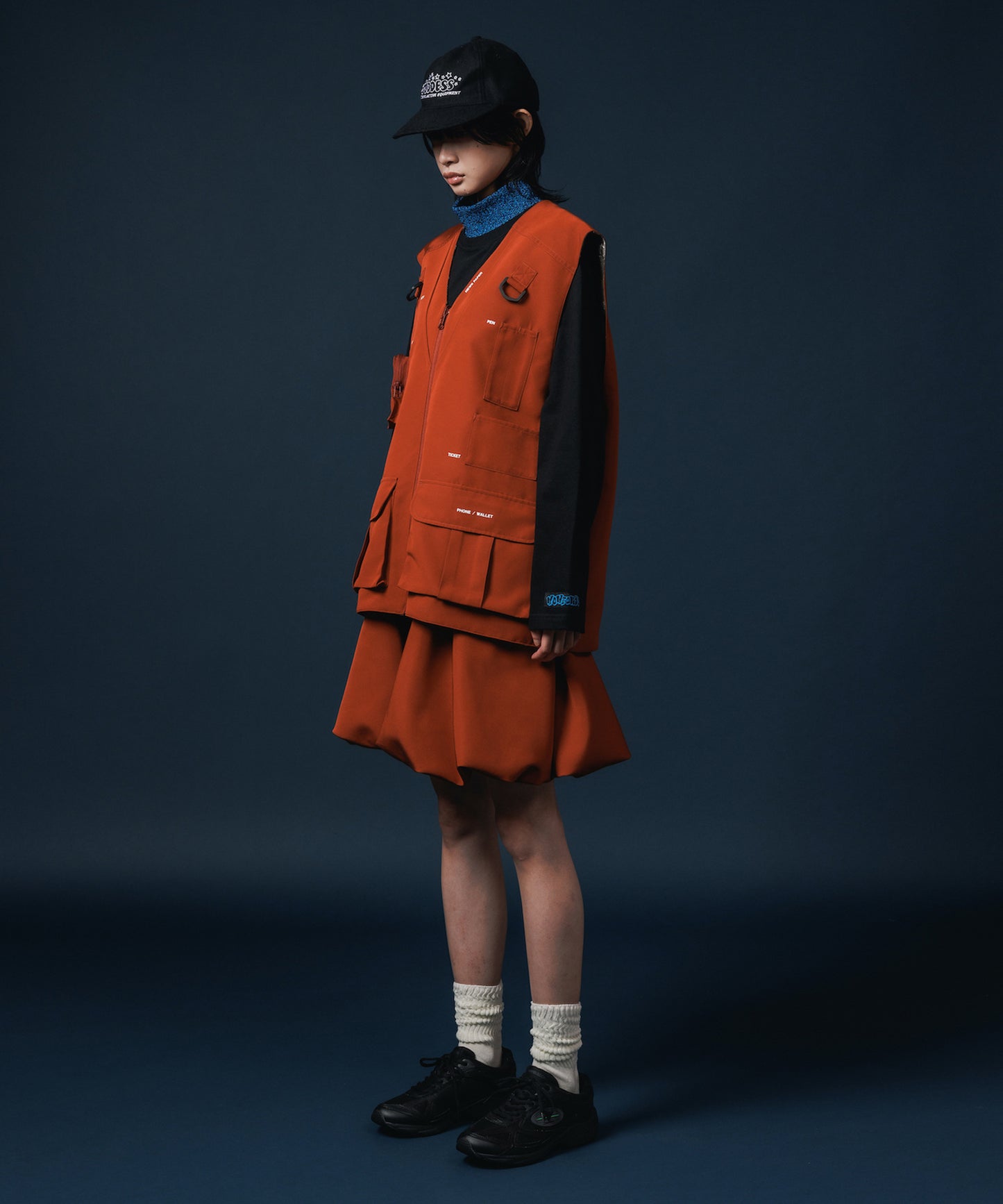 REVERSIBLE MULTI POCKET VEST 【納期9月下旬】