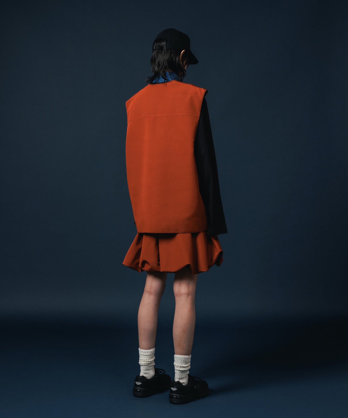 REVERSIBLE MULTI POCKET VEST 【納期9月下旬】