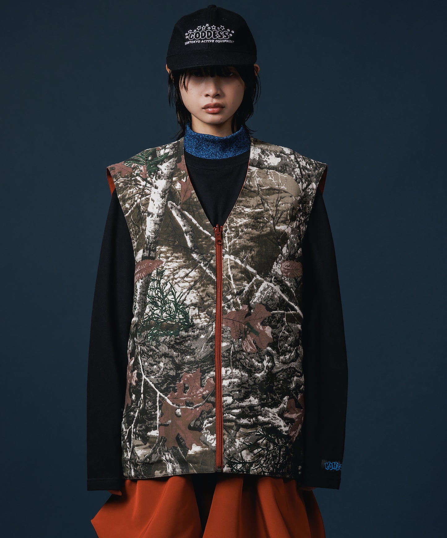 REVERSIBLE MULTI POCKET VEST 【納期9月下旬】