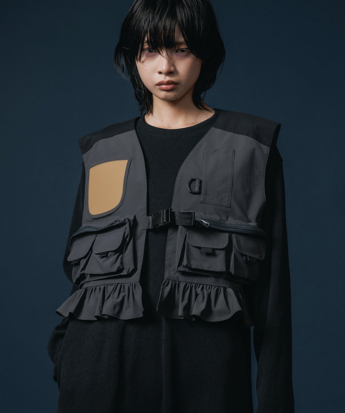 MULTIPOCKET FRILLVEST 【納期8月下旬】