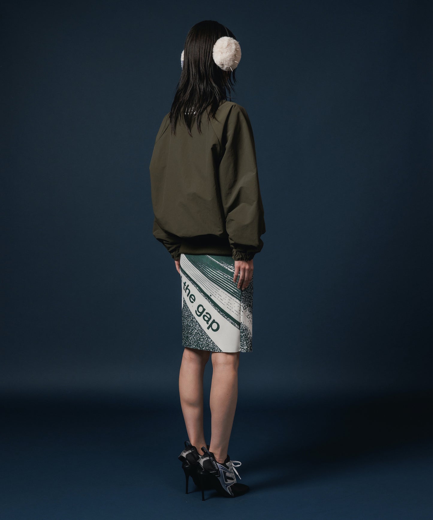 REVERSIBLE SWITCHING BLOUSON & SCARF 【納期9月下旬】