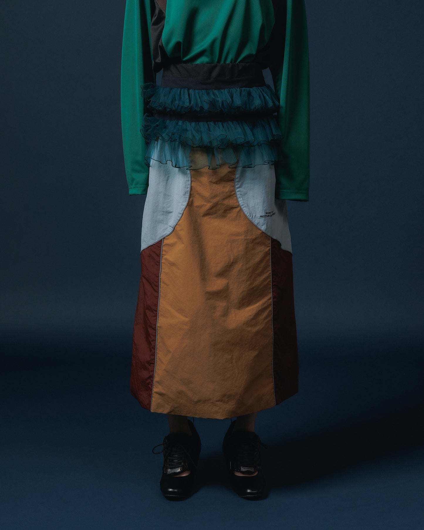 SWITCHING NYLON SKIRT 【納期9月下旬】