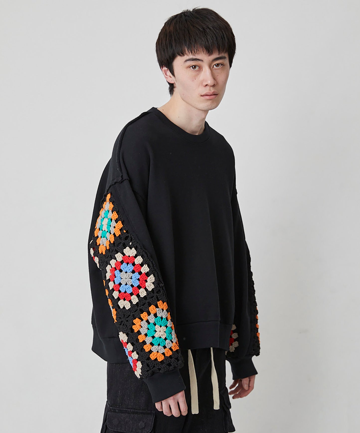 CROCHET SLEEVE SWEAT