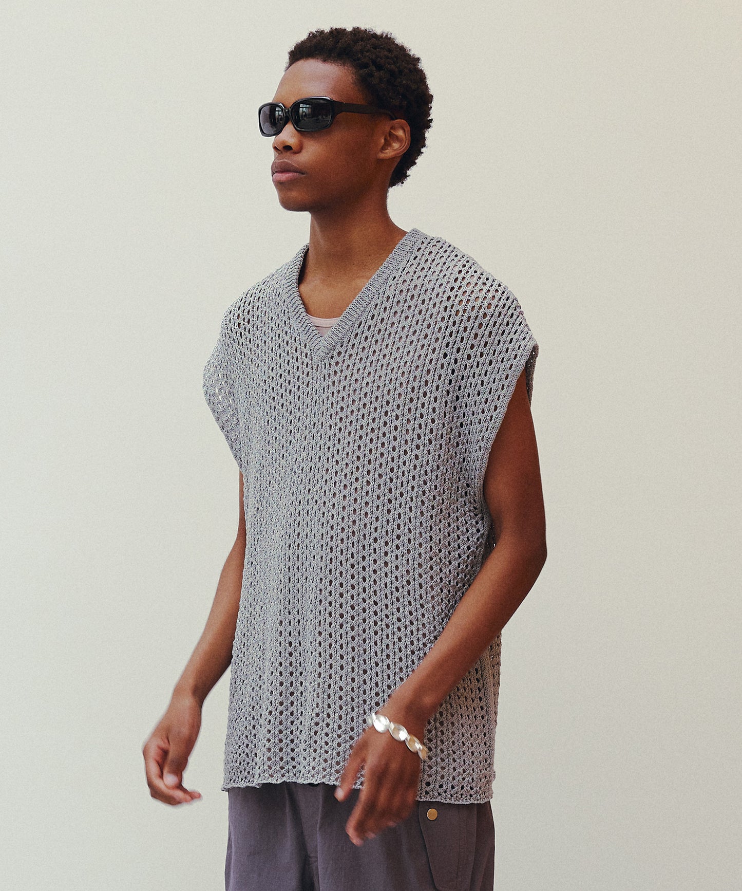 KNIT VEST
