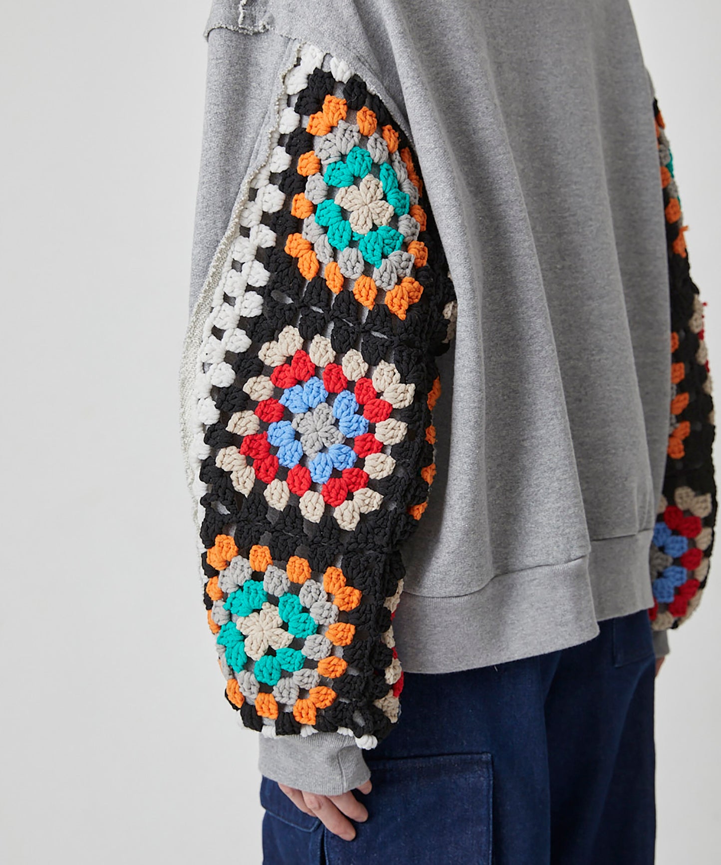 CROCHET SLEEVE SWEAT