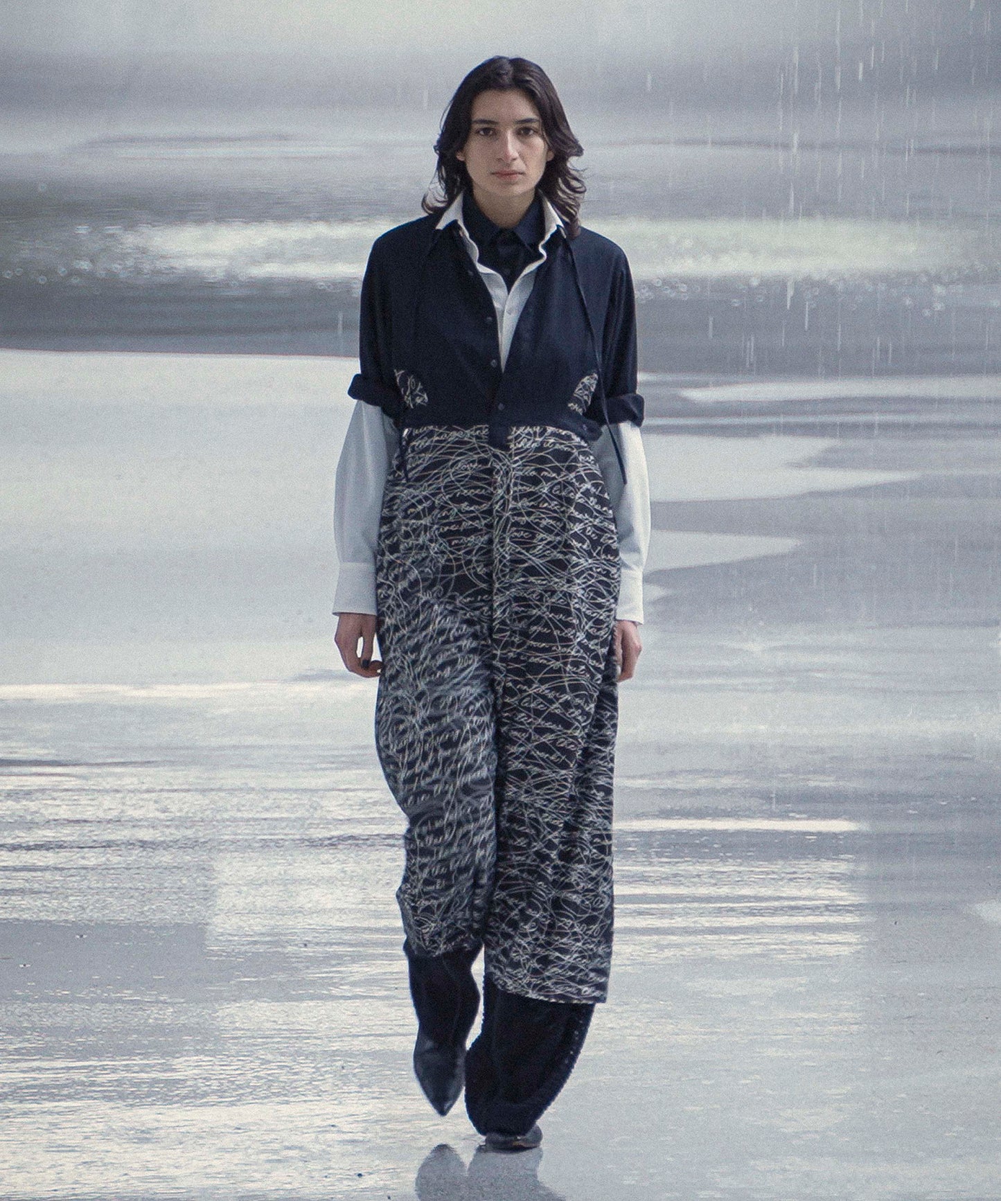 NEGATIVE SPACE COLLAR SHIRT