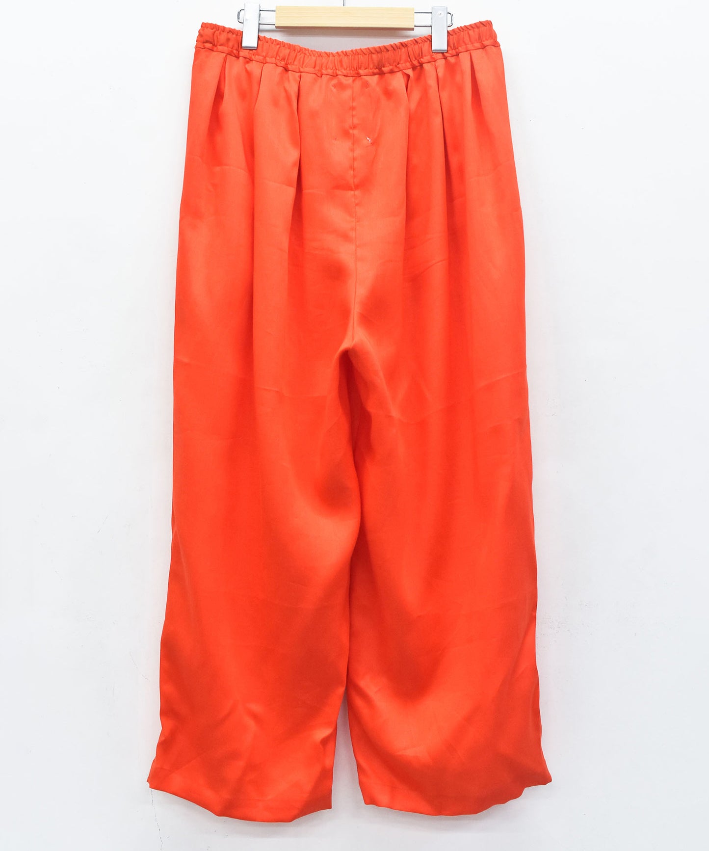 TRIPLE TUCK LINEN PANTS