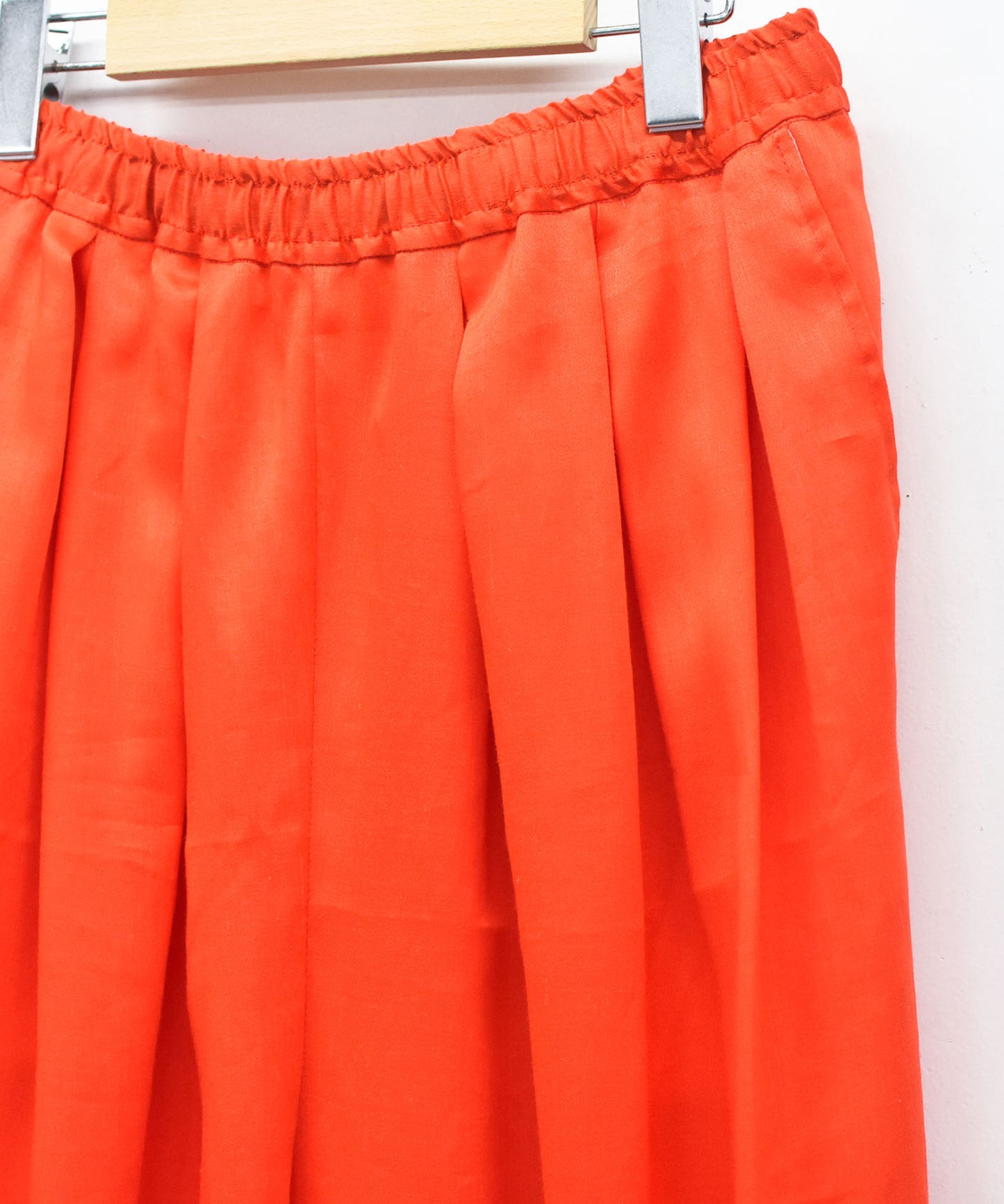 TRIPLE TUCK LINEN PANTS
