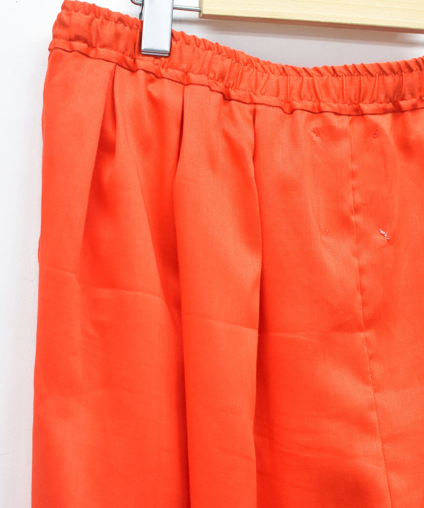 TRIPLE TUCK LINEN PANTS