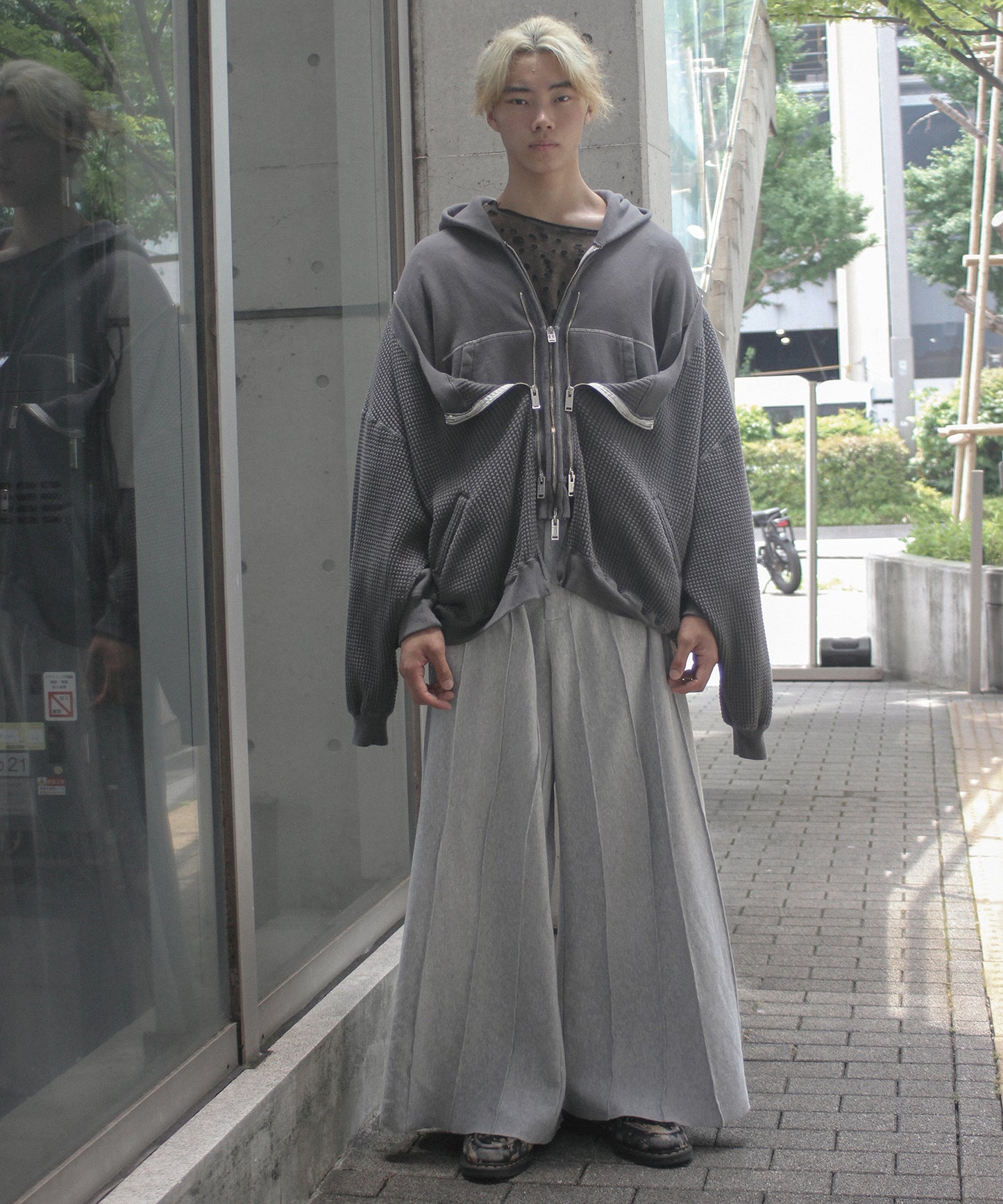 TWO-IN-ONE SWEAT