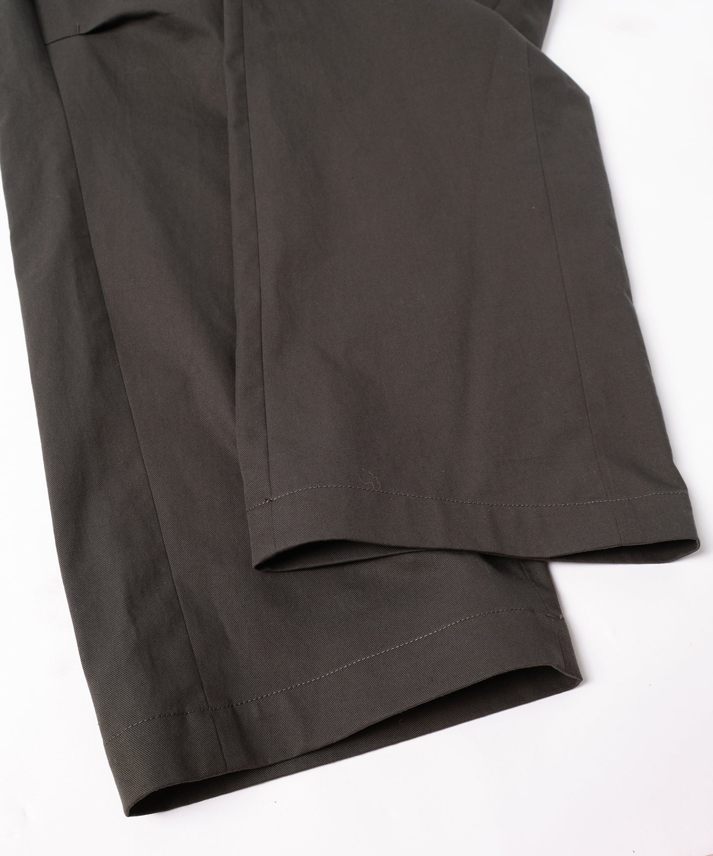 CHINO SIDE TUCK TROUSERS