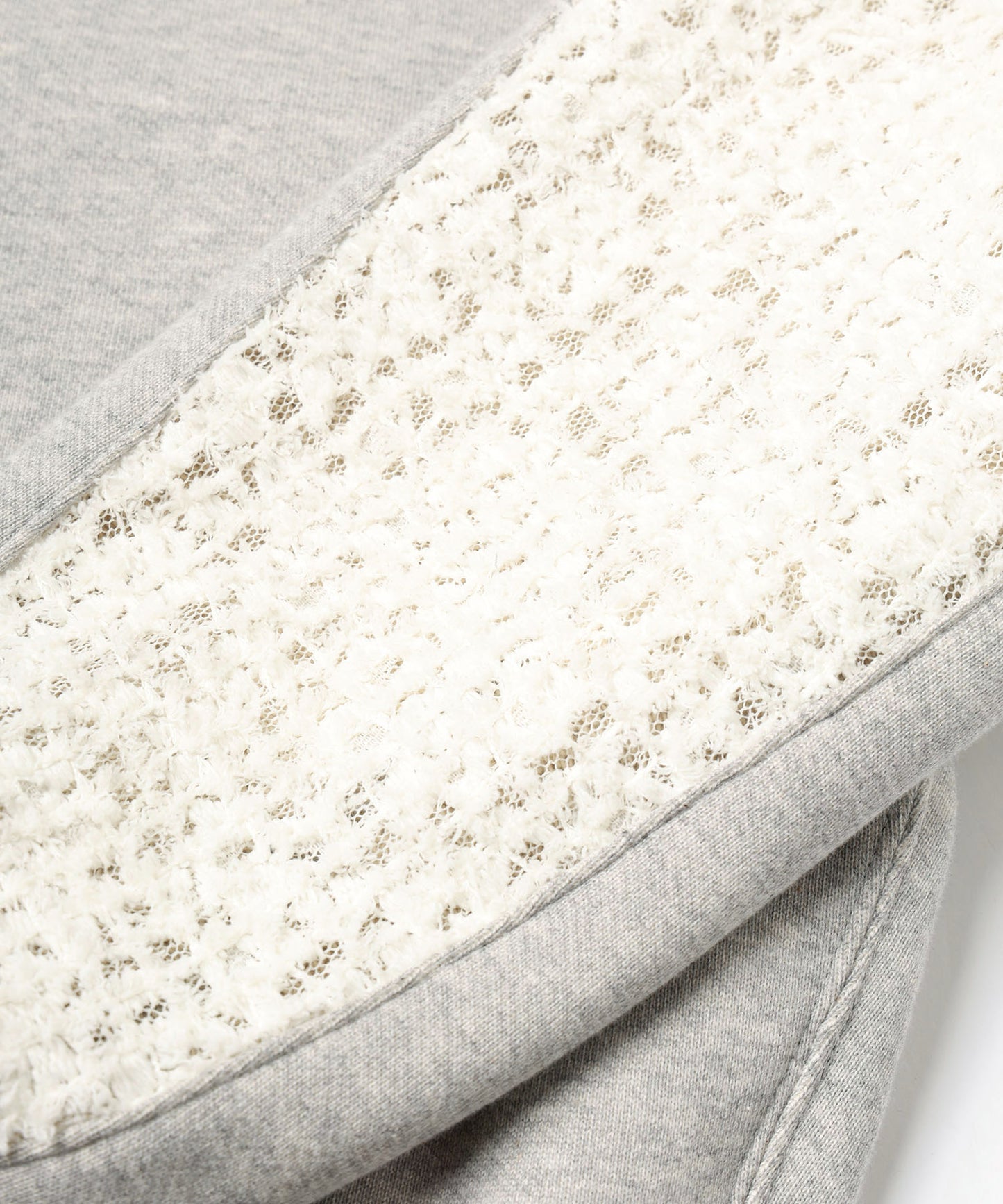 FEATHER LACE SWEAT