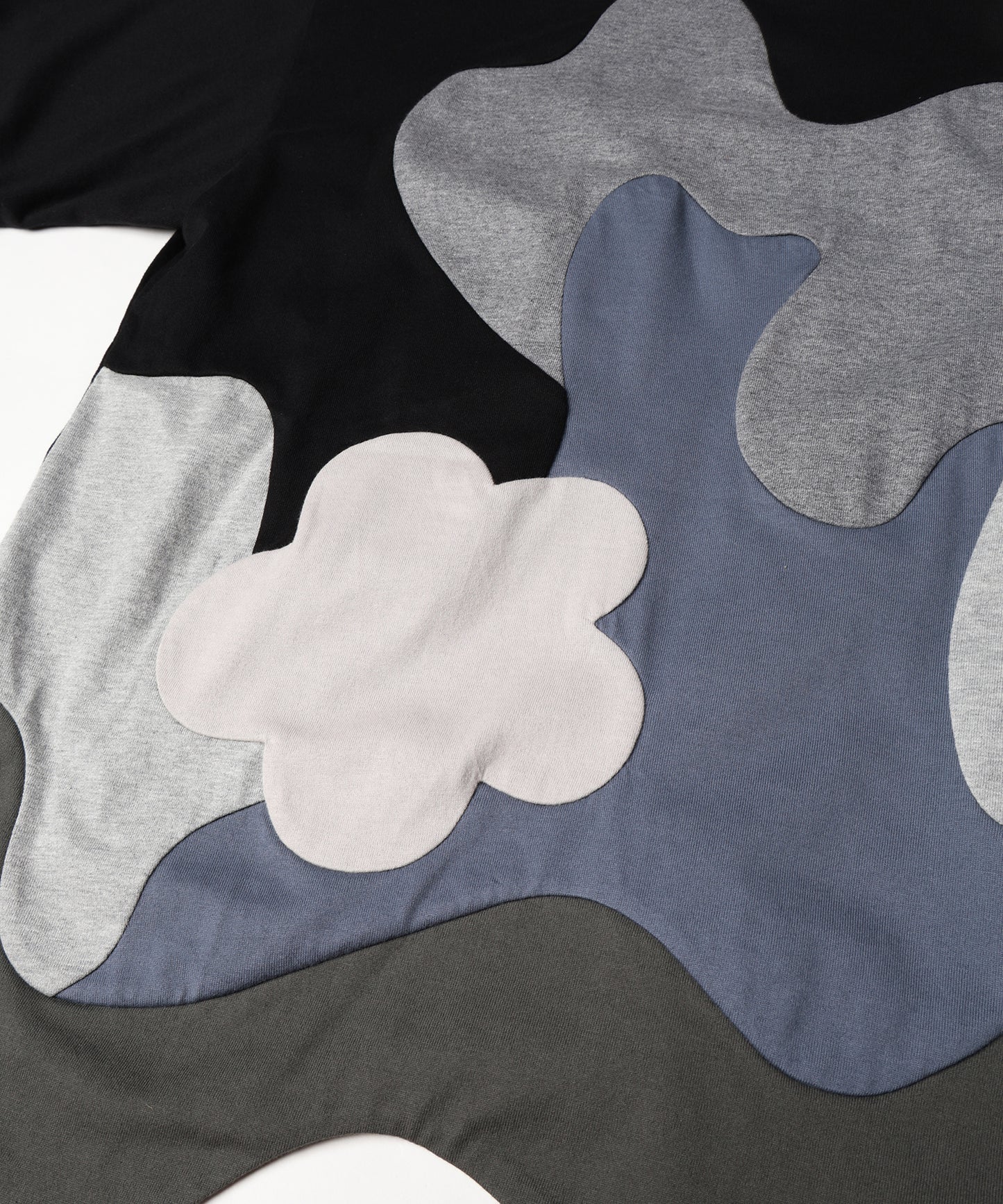 FLOWER PATTERN T-SHIRT