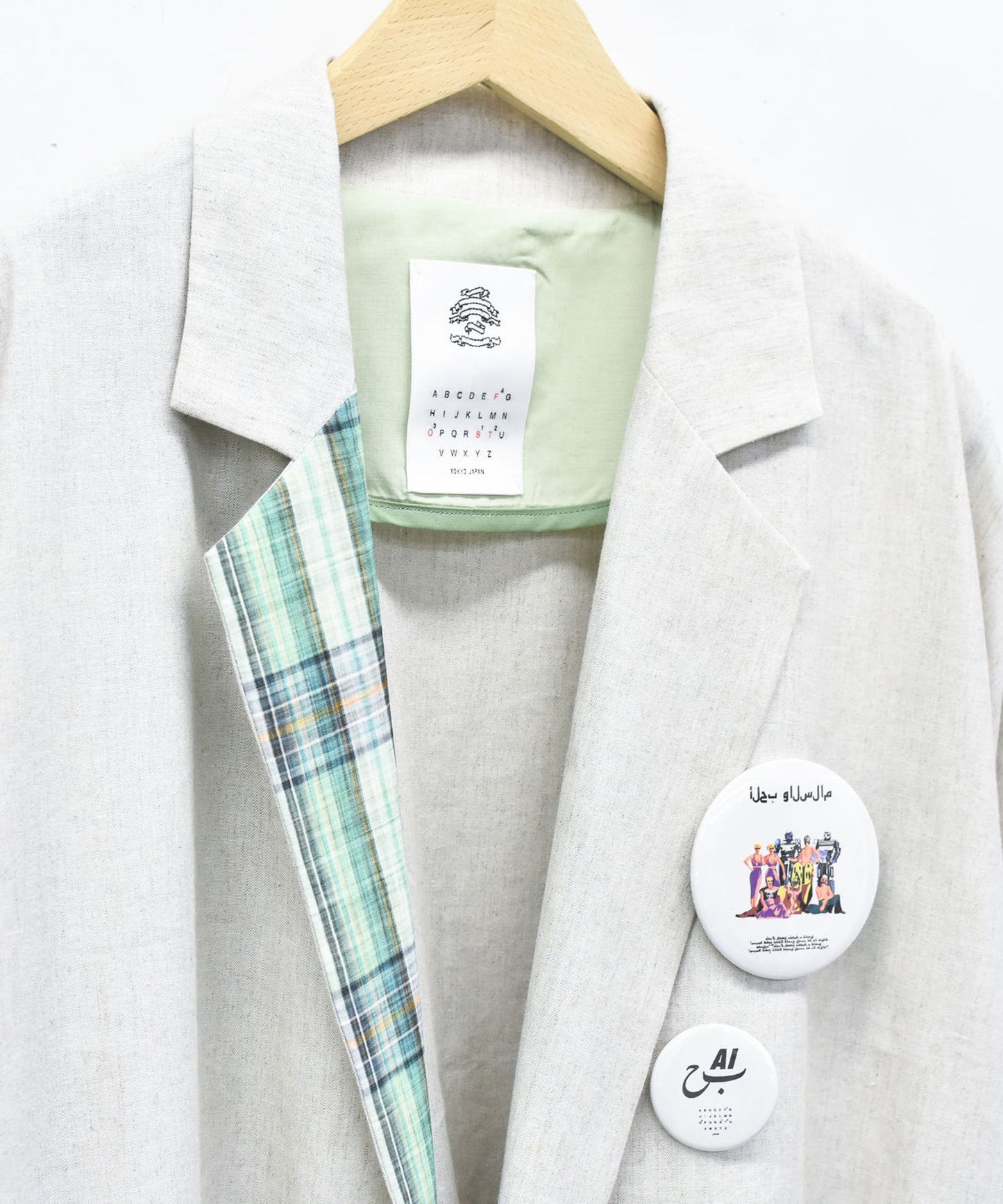 PEDESTRIAN LIGHT COAT
