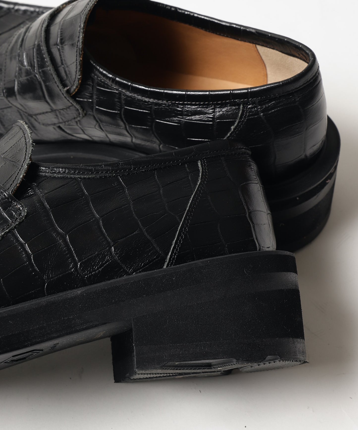 LEATHER LOAFERS