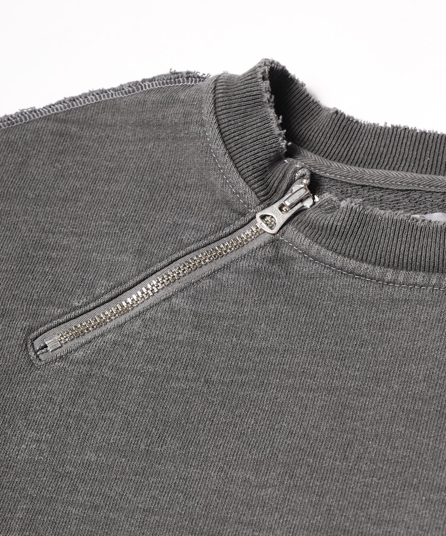 DAMAGE ZIP OVER SWEAT CREW
